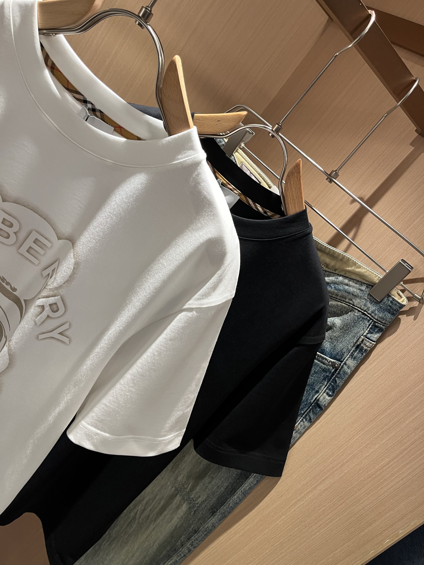 BURBER*Y巴*莉2026春夏新品短袖T恤，重磅来袭，最近比较火热的环保纯棉面料制作而成，高端户外运