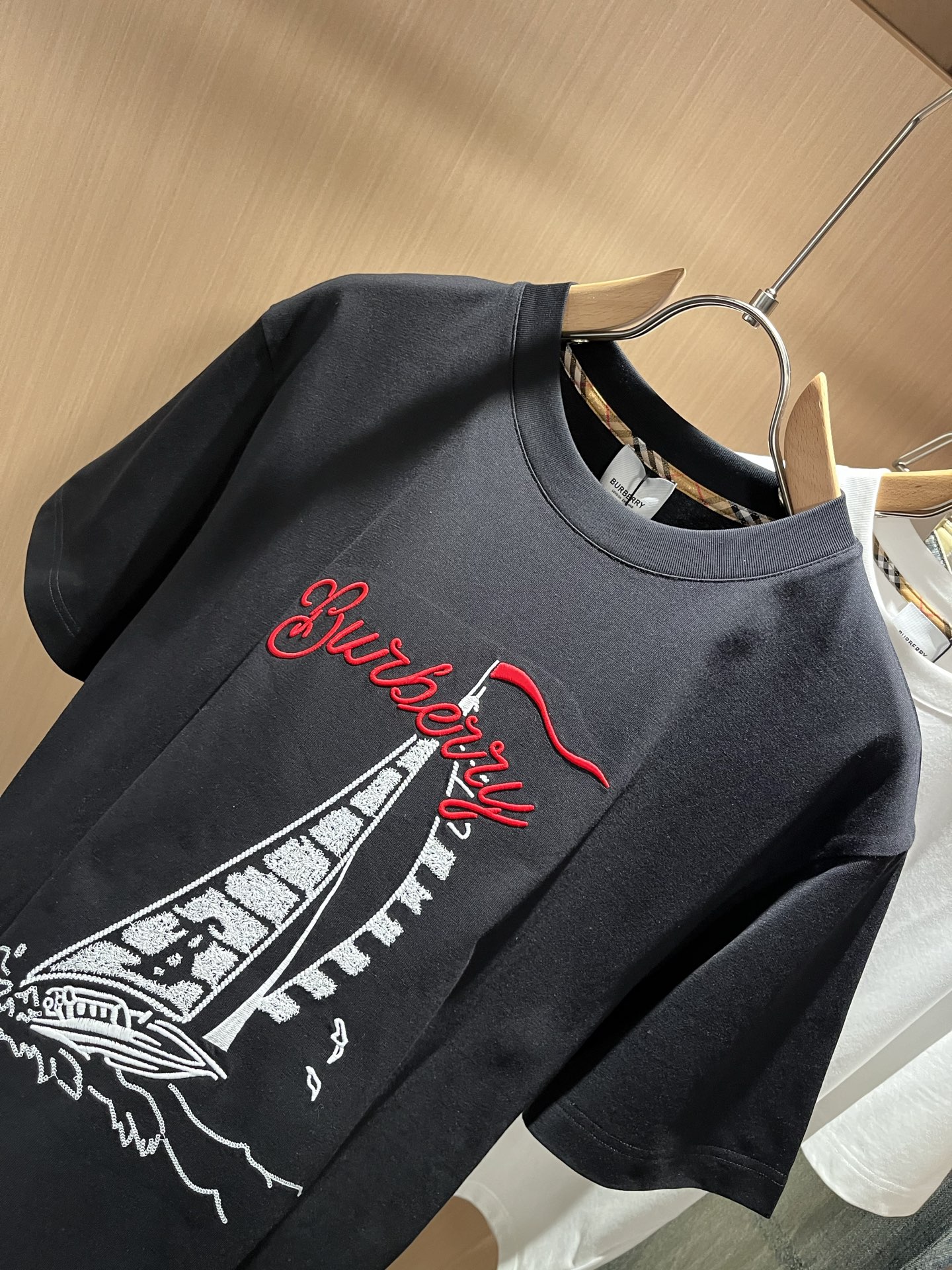 BURBER*Y巴*莉2026春夏新品短袖T恤，重磅来袭，最近比较火热的环保纯棉面料制作而成，高端户外运