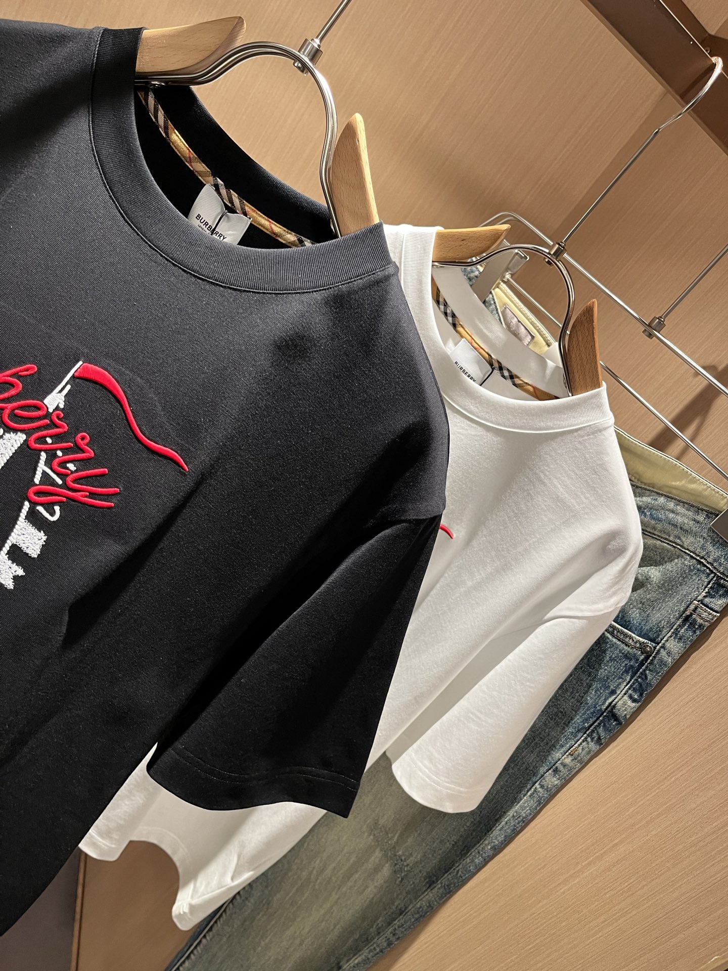 BURBER*Y巴*莉2026春夏新品短袖T恤，重磅来袭，最近比较火热的环保纯棉面料制作而成，高端户外运