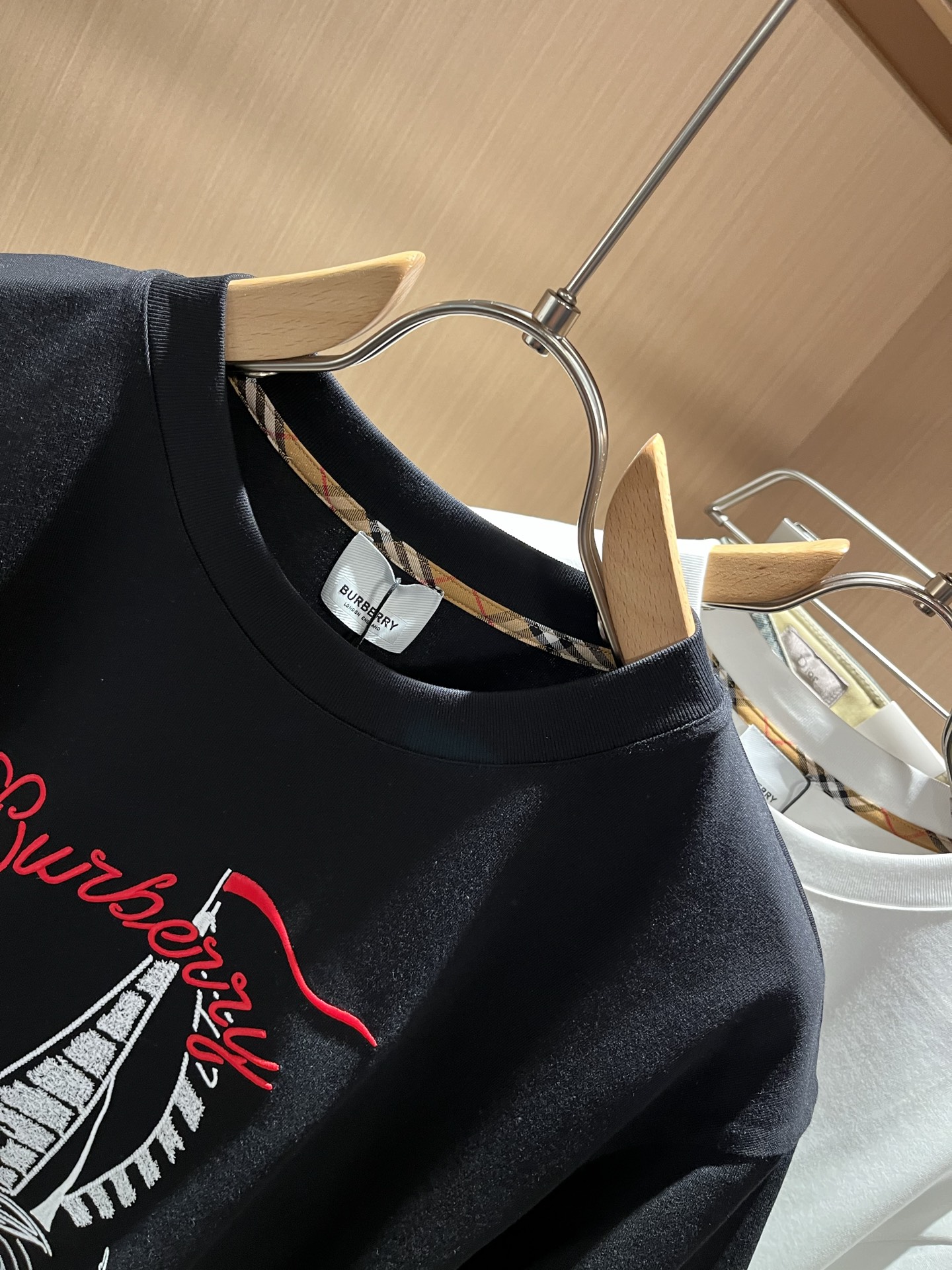 BURBER*Y巴*莉2026春夏新品短袖T恤，重磅来袭，最近比较火热的环保纯棉面料制作而成，高端户外运