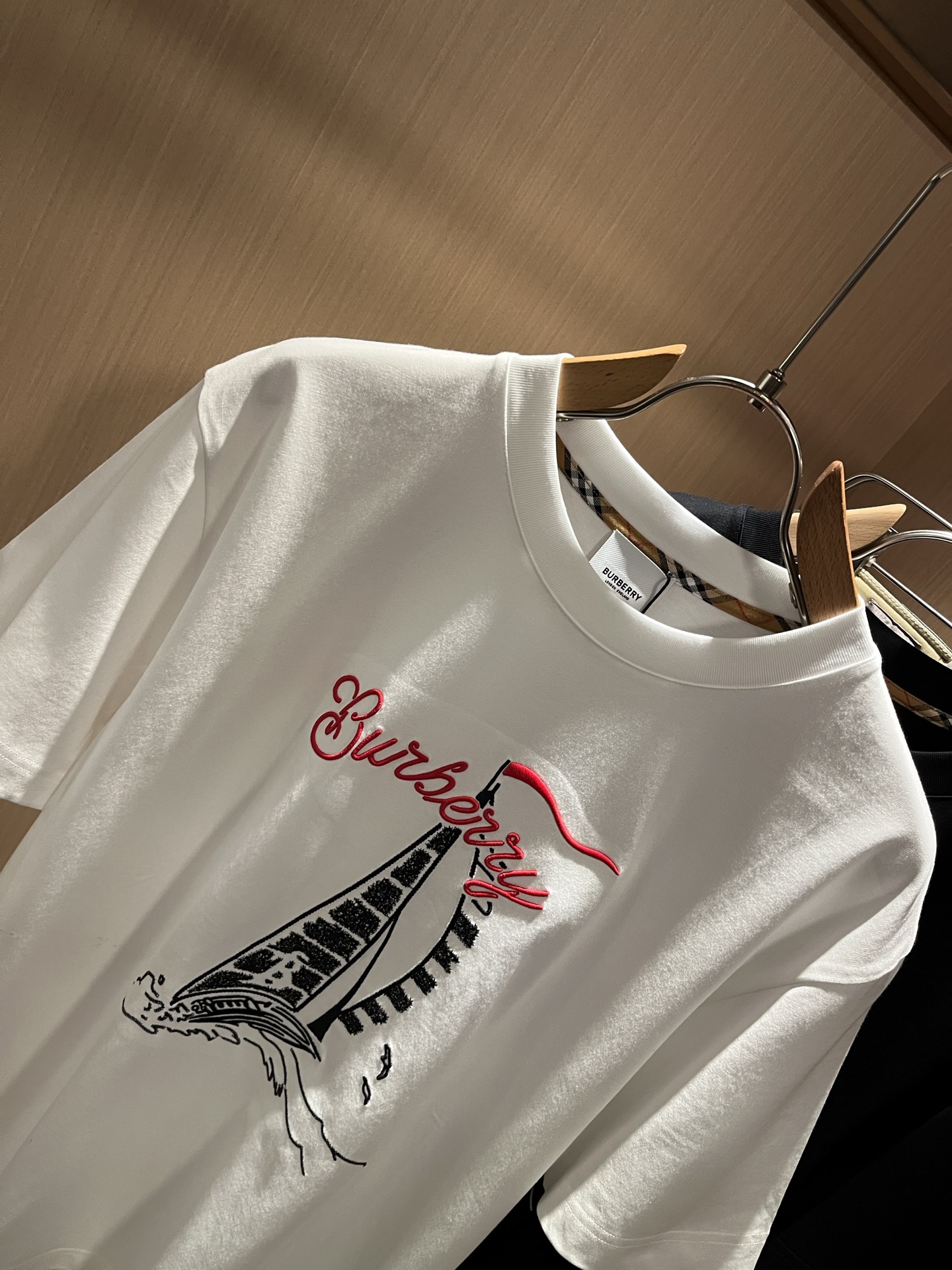 BURBER*Y巴*莉2026春夏新品短袖T恤，重磅来袭，最近比较火热的环保纯棉面料制作而成，高端户外运