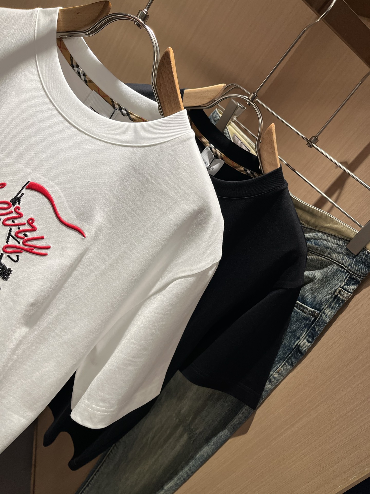 BURBER*Y巴*莉2026春夏新品短袖T恤，重磅来袭，最近比较火热的环保纯棉面料制作而成，高端户外运