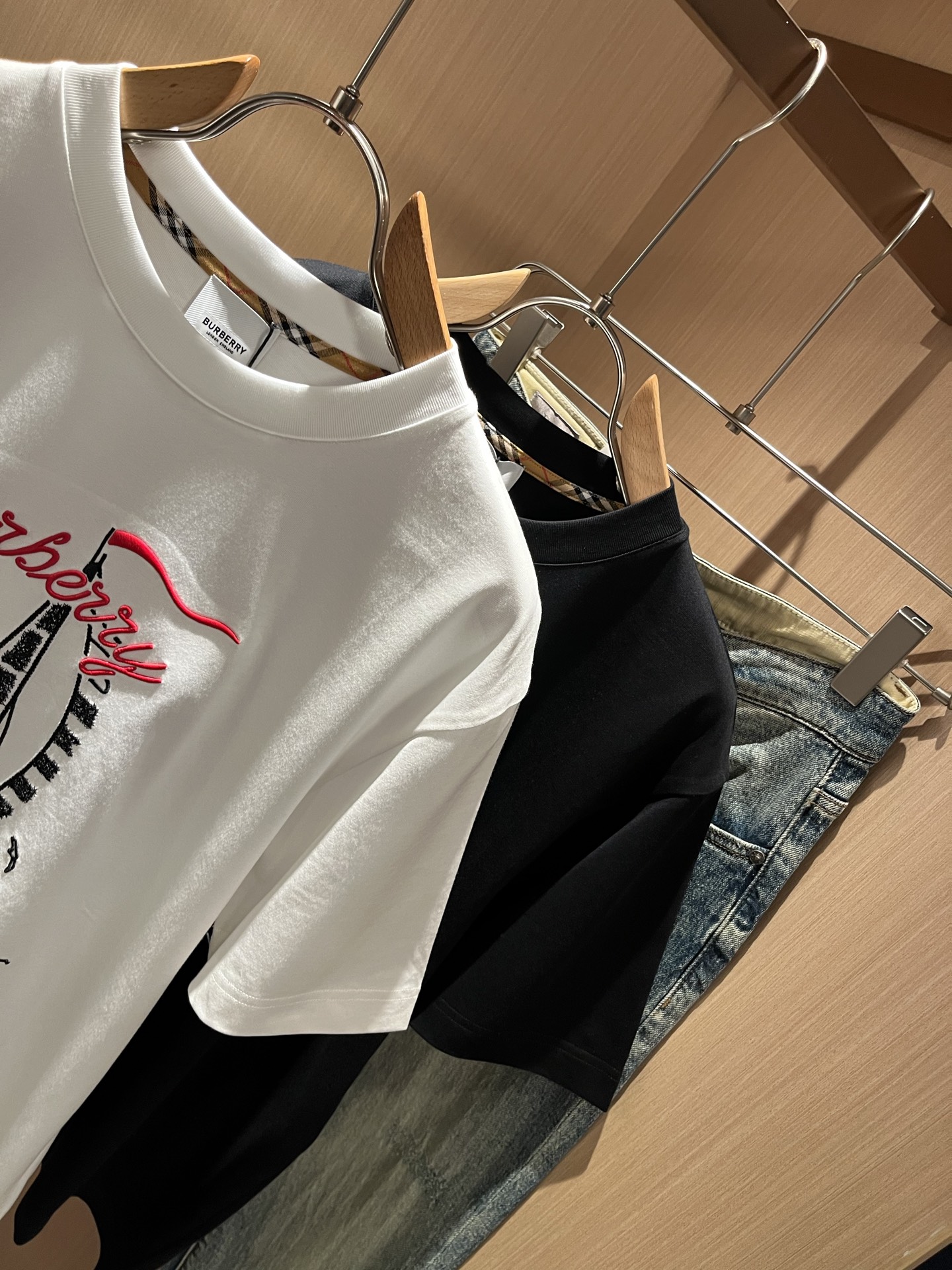 BURBER*Y巴*莉2026春夏新品短袖T恤，重磅来袭，最近比较火热的环保纯棉面料制作而成，高端户外运