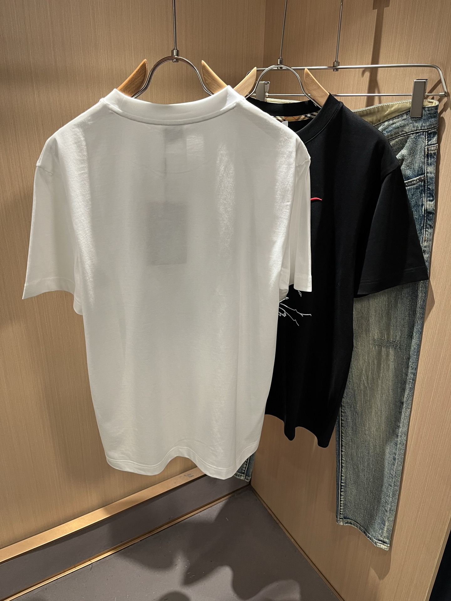 BURBER*Y巴*莉2026春夏新品短袖T恤，重磅来袭，最近比较火热的环保纯棉面料制作而成，高端户外运