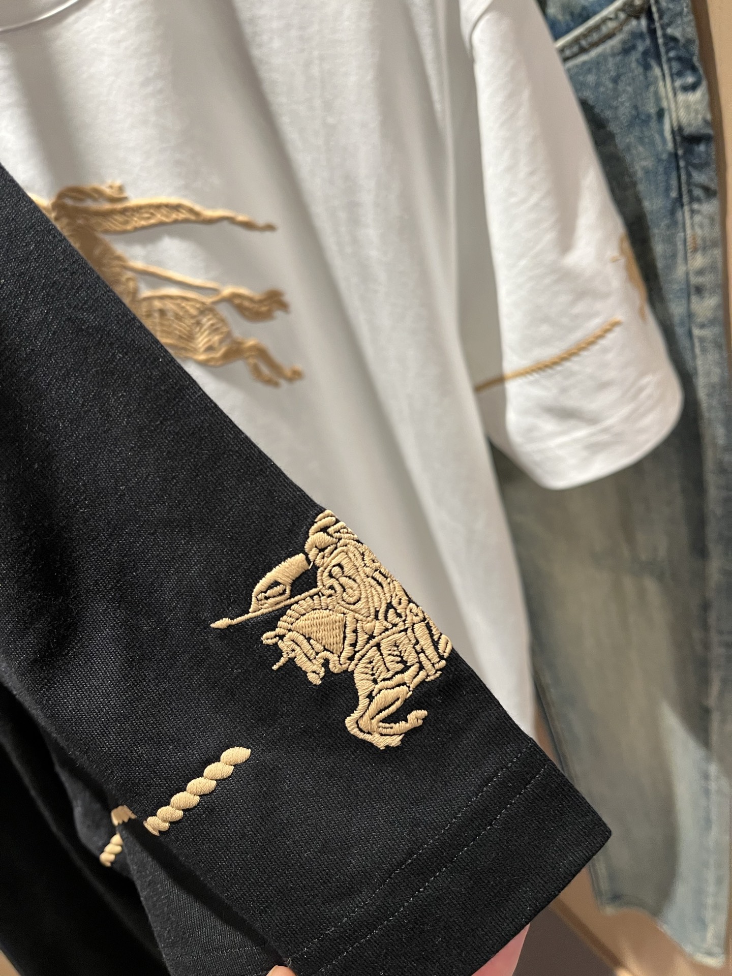 BURBER*Y巴*莉2026春夏新品短袖T恤，重磅来袭，最近比较火热的环保纯棉面料制作而成，高端户外运