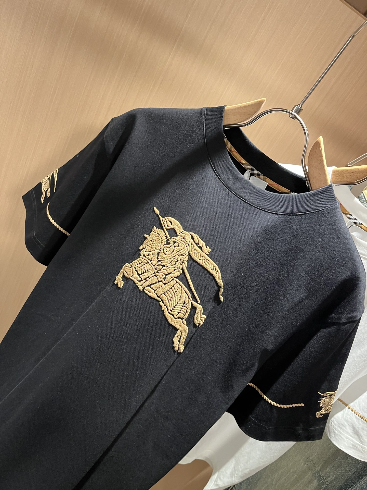 BURBER*Y巴*莉2026春夏新品短袖T恤，重磅来袭，最近比较火热的环保纯棉面料制作而成，高端户外运