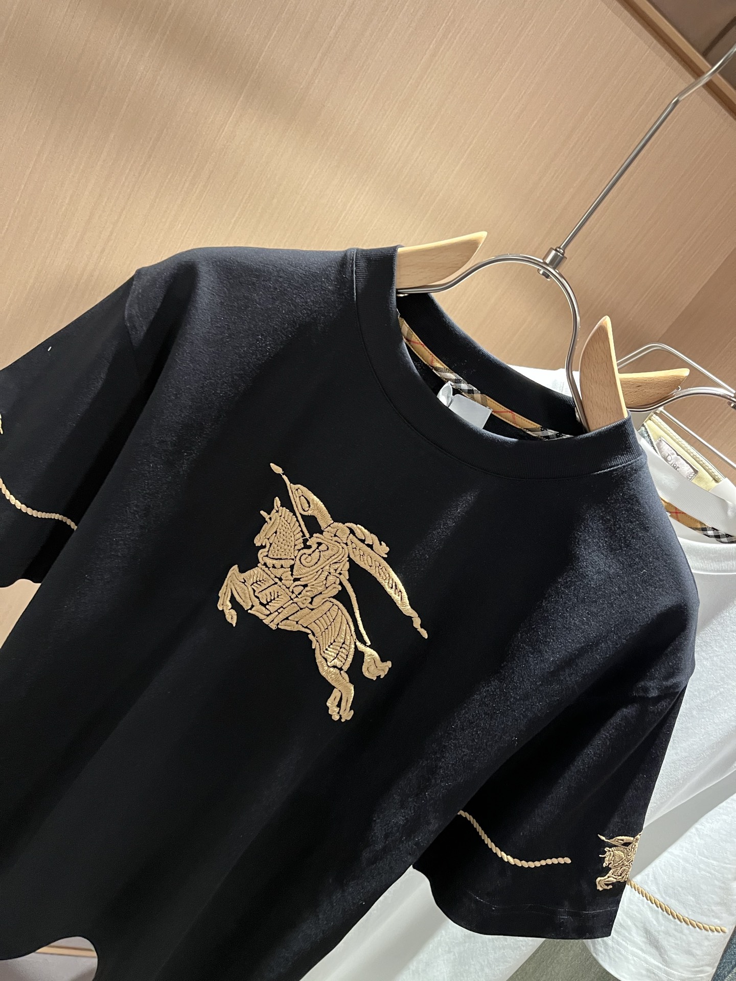 BURBER*Y巴*莉2026春夏新品短袖T恤，重磅来袭，最近比较火热的环保纯棉面料制作而成，高端户外运