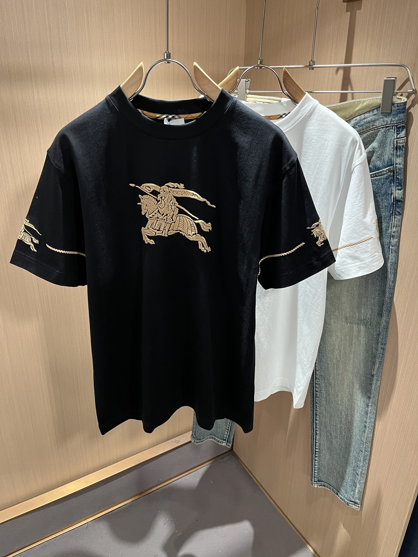 BURBER*Y巴*莉2026春夏新品短袖T恤，重磅来袭，最近比较火热的环保纯棉面料制作而成，高端户外运