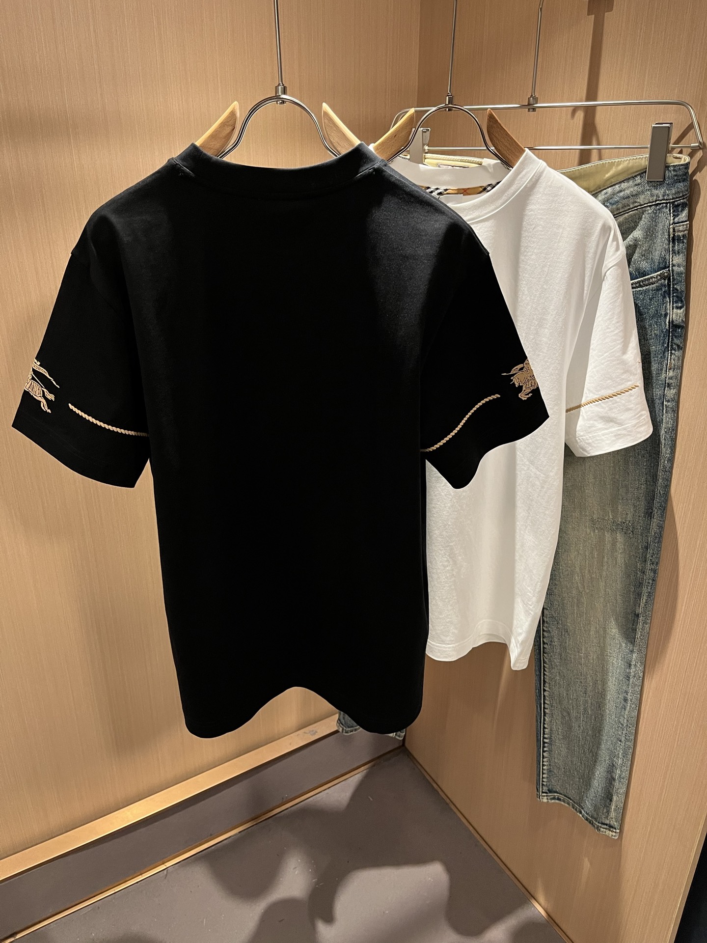 BURBER*Y巴*莉2026春夏新品短袖T恤，重磅来袭，最近比较火热的环保纯棉面料制作而成，高端户外运