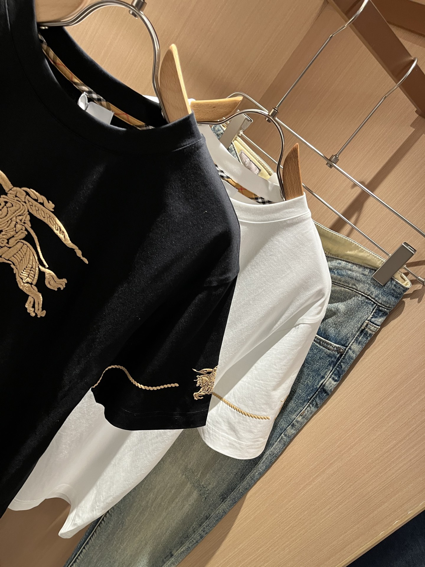 BURBER*Y巴*莉2026春夏新品短袖T恤，重磅来袭，最近比较火热的环保纯棉面料制作而成，高端户外运