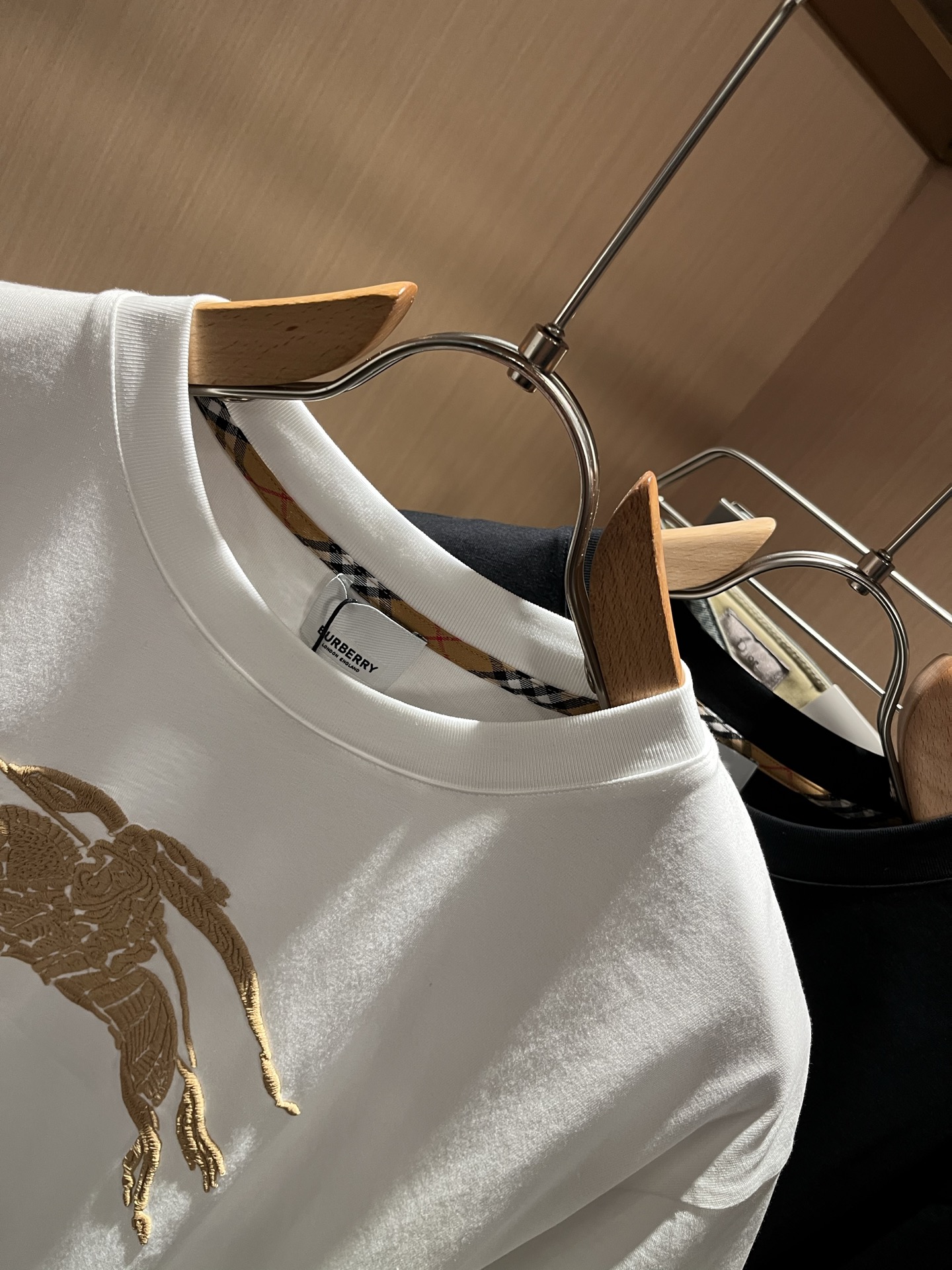 BURBER*Y巴*莉2026春夏新品短袖T恤，重磅来袭，最近比较火热的环保纯棉面料制作而成，高端户外运