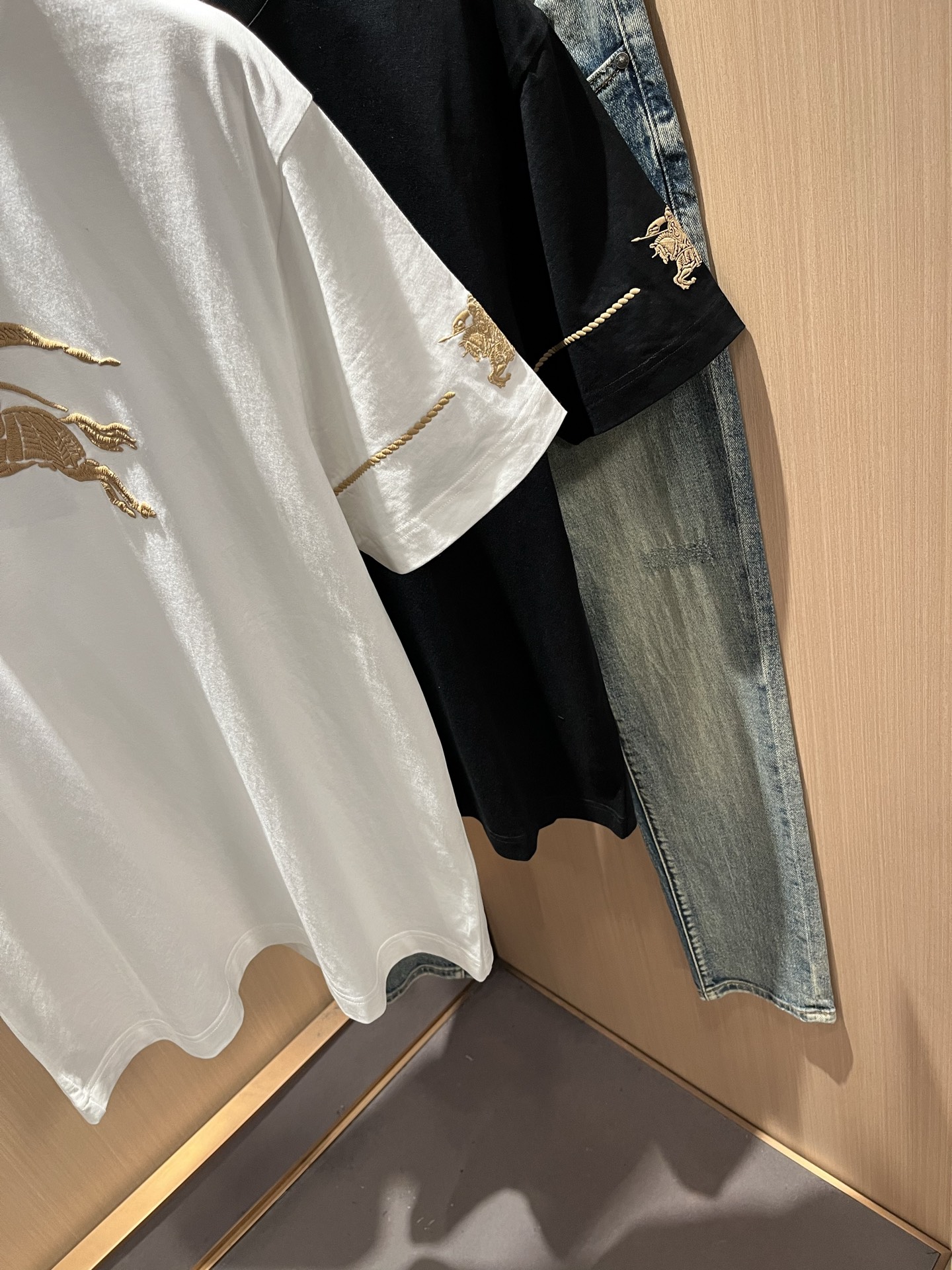 BURBER*Y巴*莉2026春夏新品短袖T恤，重磅来袭，最近比较火热的环保纯棉面料制作而成，高端户外运