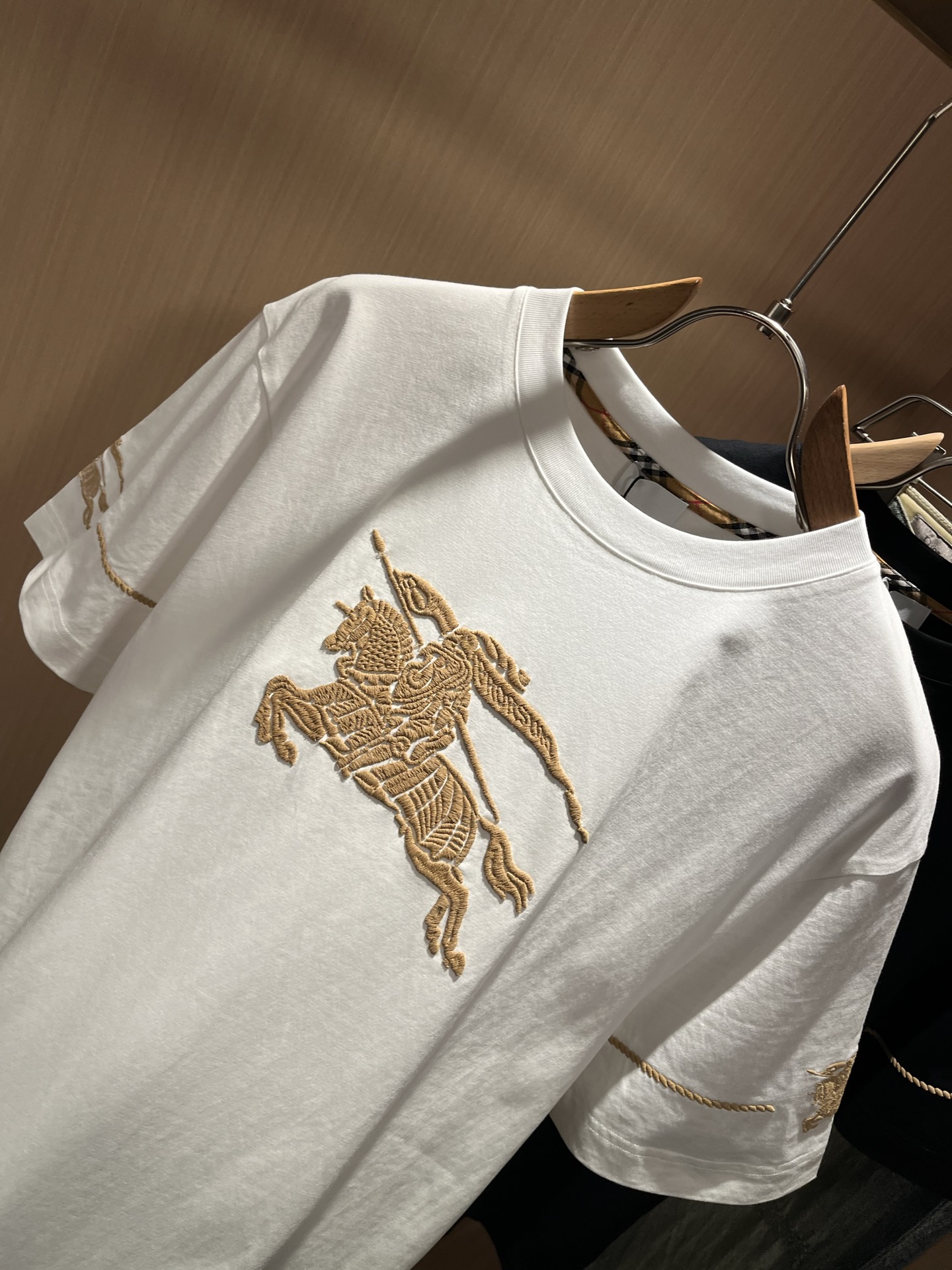 BURBER*Y巴*莉2026春夏新品短袖T恤，重磅来袭，最近比较火热的环保纯棉面料制作而成，高端户外运