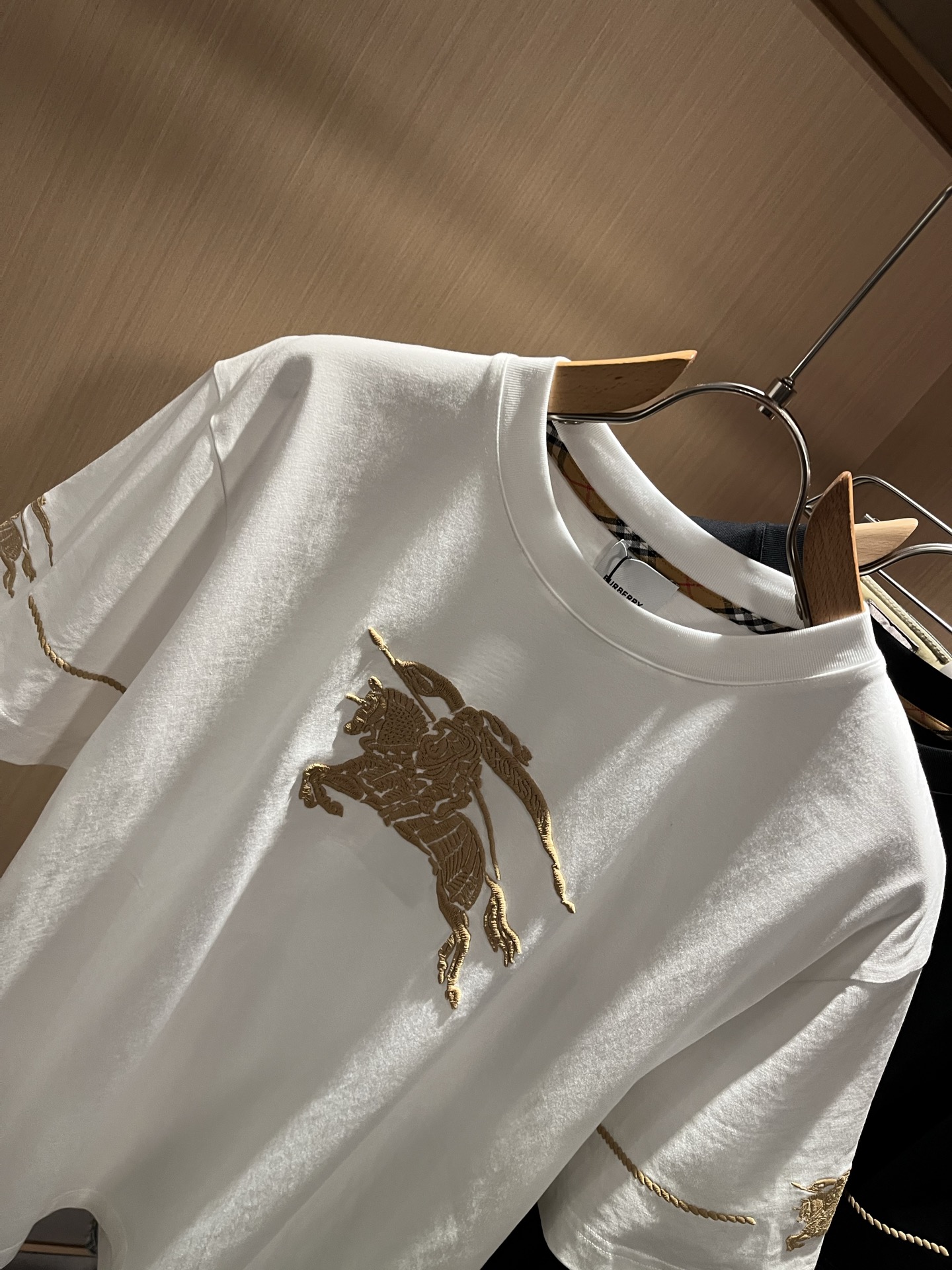 BURBER*Y巴*莉2026春夏新品短袖T恤，重磅来袭，最近比较火热的环保纯棉面料制作而成，高端户外运