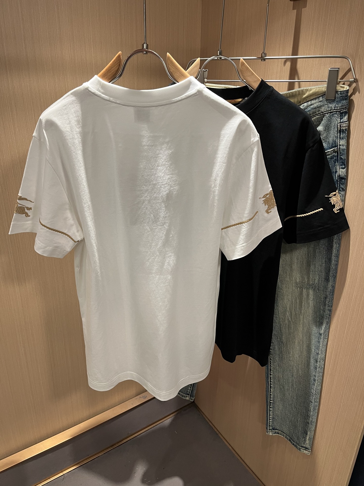 BURBER*Y巴*莉2026春夏新品短袖T恤，重磅来袭，最近比较火热的环保纯棉面料制作而成，高端户外运