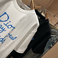 Dio*迪家 2026春夏新款男女同款👫短袖T恤,专柜同步发售!定制专属260克纯棉面料,定制原版工艺螺 Dio*迪家 2026春夏新款男女同款👫短袖T恤,专柜同步发售!定制专属260克纯棉面料,定制原版工艺螺
