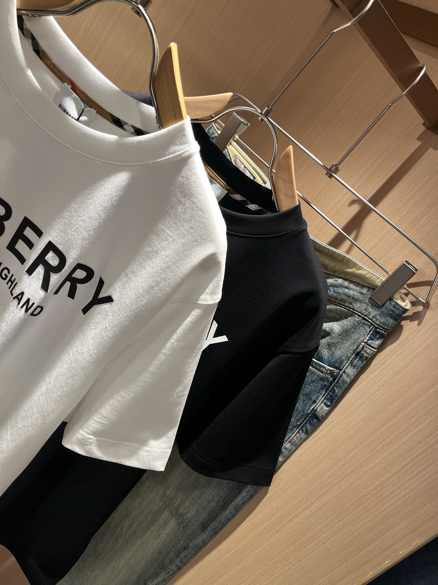 BURBER*Y巴*莉2026春夏新品短袖T恤，重磅来袭，最近比较火热的环保纯棉面料制作而成，高端户外运