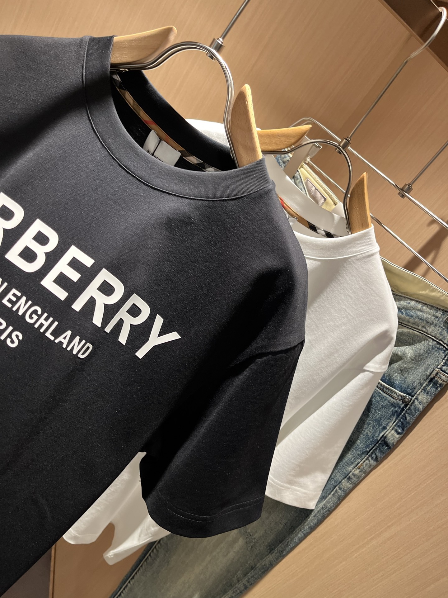 BURBER*Y巴*莉2026春夏新品短袖T恤，重磅来袭，最近比较火热的环保纯棉面料制作而成，高端户外运