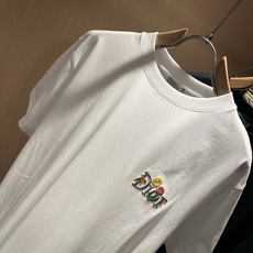 Dio*迪家 2026春夏新款男女同款👫短袖T恤,专柜同步发售!定制专属260克纯棉面料,定制原版工艺螺 Dio*迪家 2026春夏新款男女同款👫短袖T恤,专柜同步发售!定制专属260克纯棉面料,定制原版工艺螺