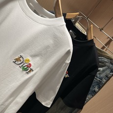 Dio*迪家 2026春夏新款男女同款👫短袖T恤,专柜同步发售!定制专属260克纯棉面料,定制原版工艺螺 Dio*迪家 2026春夏新款男女同款👫短袖T恤,专柜同步发售!定制专属260克纯棉面料,定制原版工艺螺