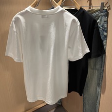 Dio*迪家 2026春夏新款男女同款👫短袖T恤,专柜同步发售!定制专属260克纯棉面料,定制原版工艺螺 Dio*迪家 2026春夏新款男女同款👫短袖T恤,专柜同步发售!定制专属260克纯棉面料,定制原版工艺螺