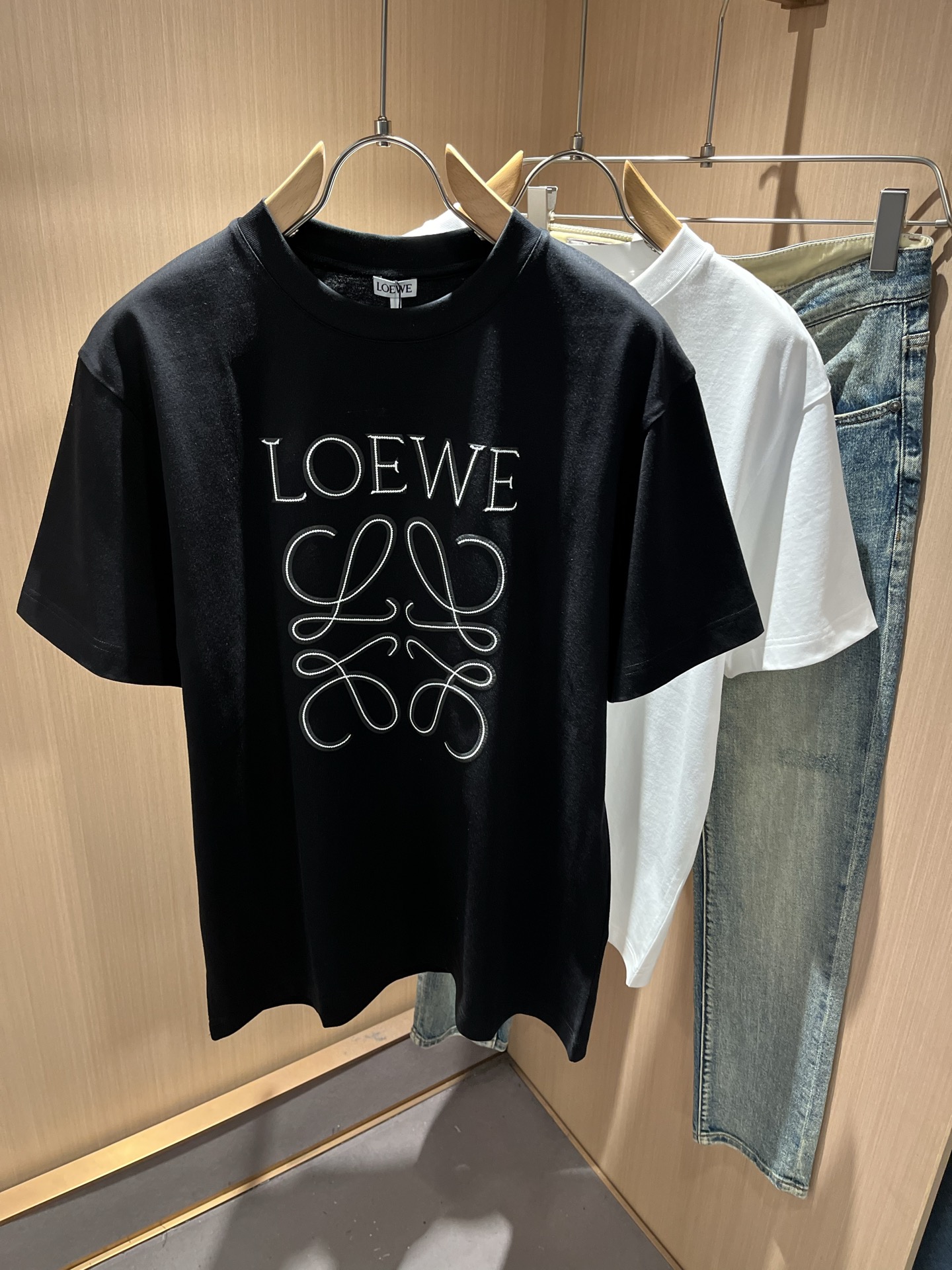 LOE*WE罗*威 2026春夏新款男女同款👫短袖T恤，意大利原厂订单渠道，极具个性高级风，标志logo