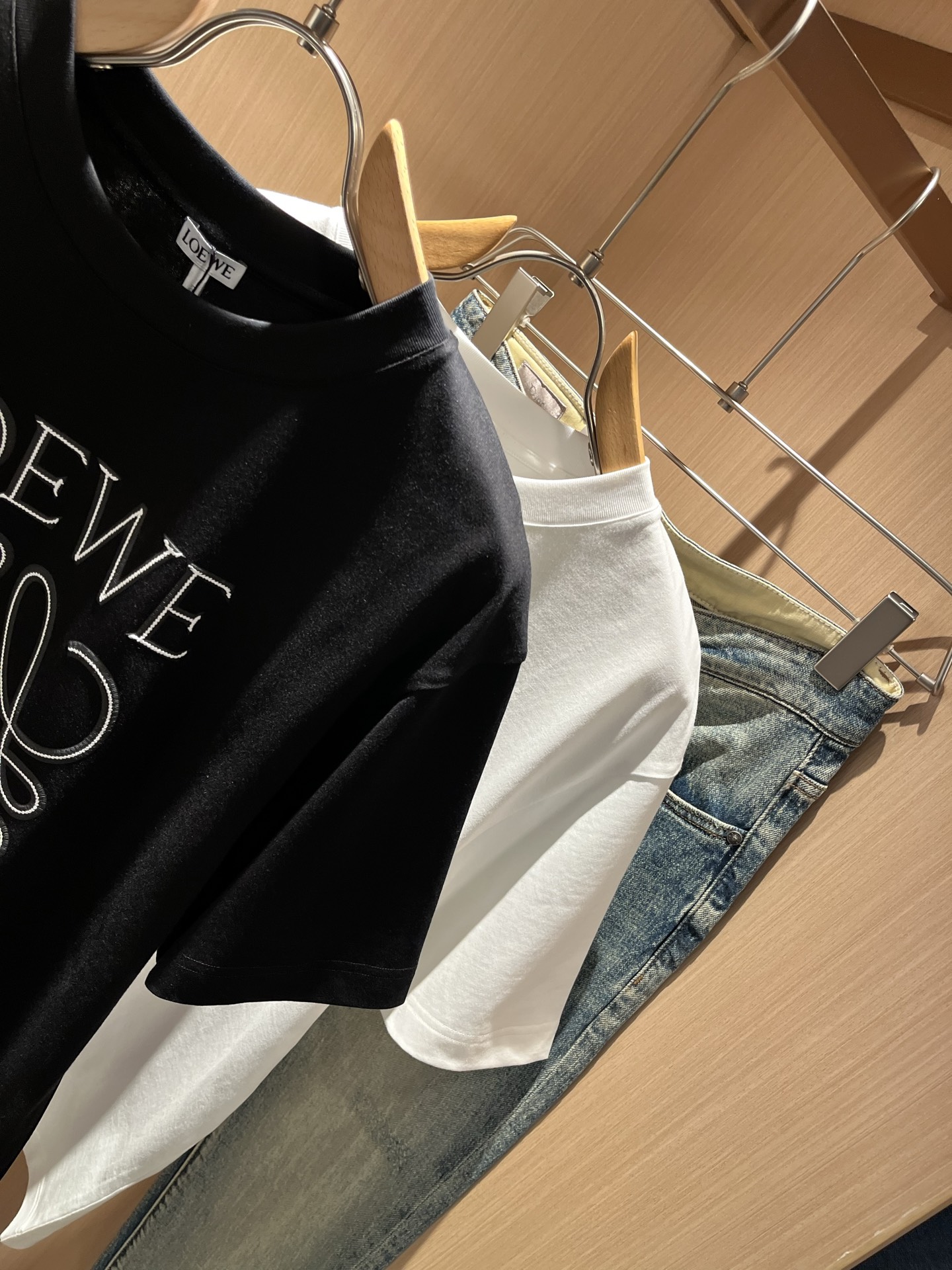 LOE*WE罗*威 2026春夏新款男女同款👫短袖T恤，意大利原厂订单渠道，极具个性高级风，标志logo