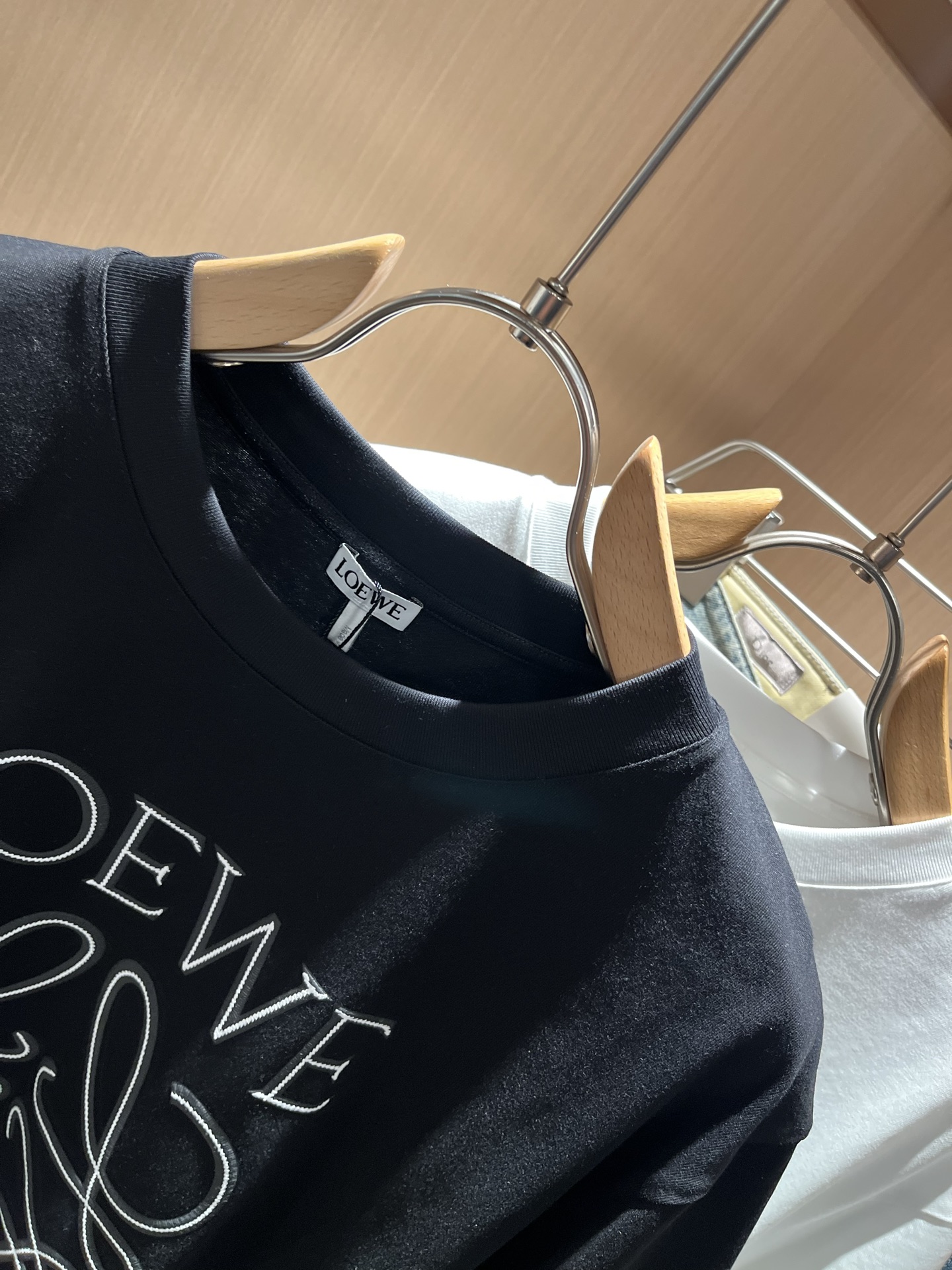 LOE*WE罗*威 2026春夏新款男女同款👫短袖T恤，意大利原厂订单渠道，极具个性高级风，标志logo