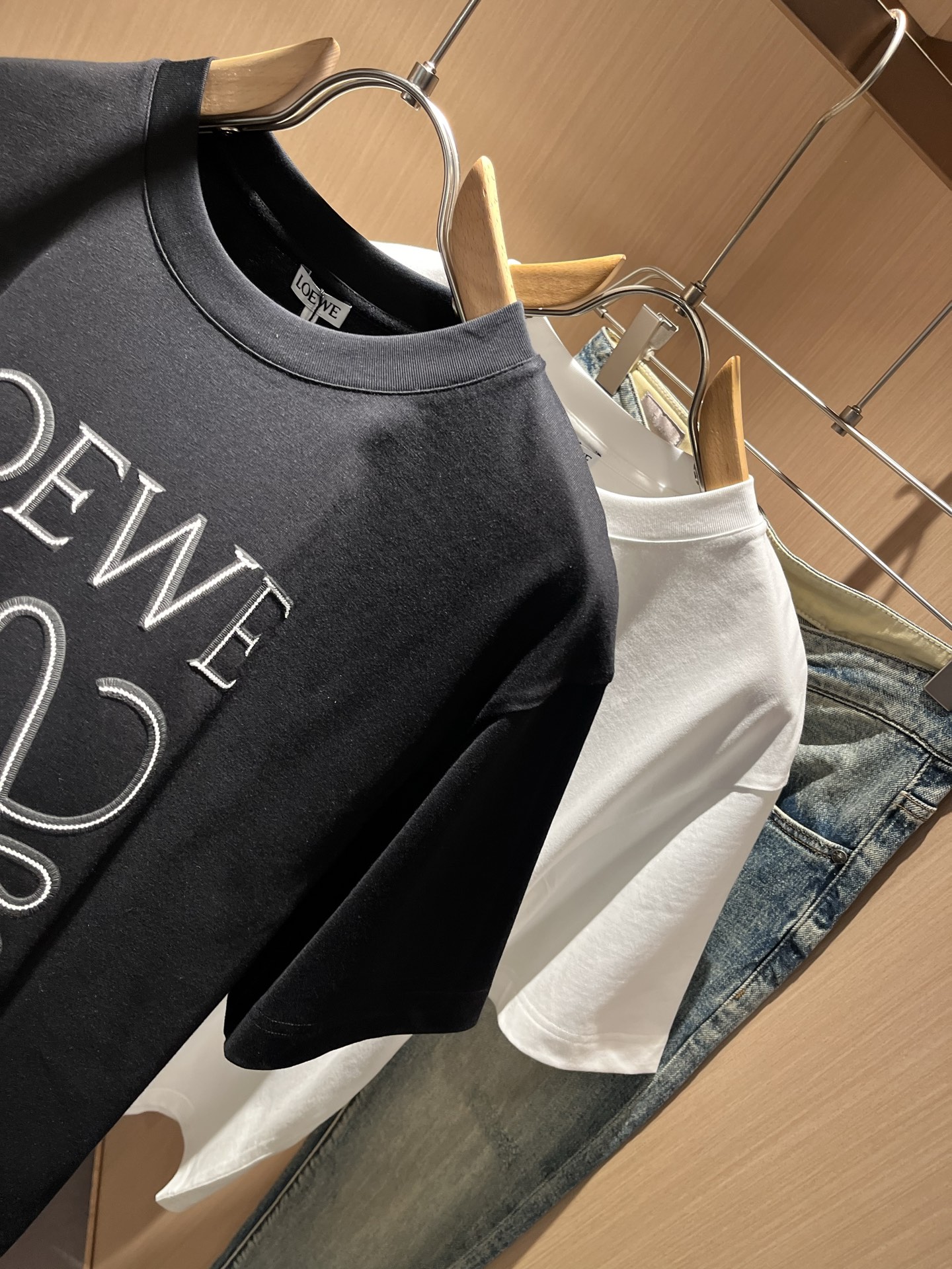 LOE*WE罗*威 2026春夏新款男女同款👫短袖T恤，意大利原厂订单渠道，极具个性高级风，标志logo