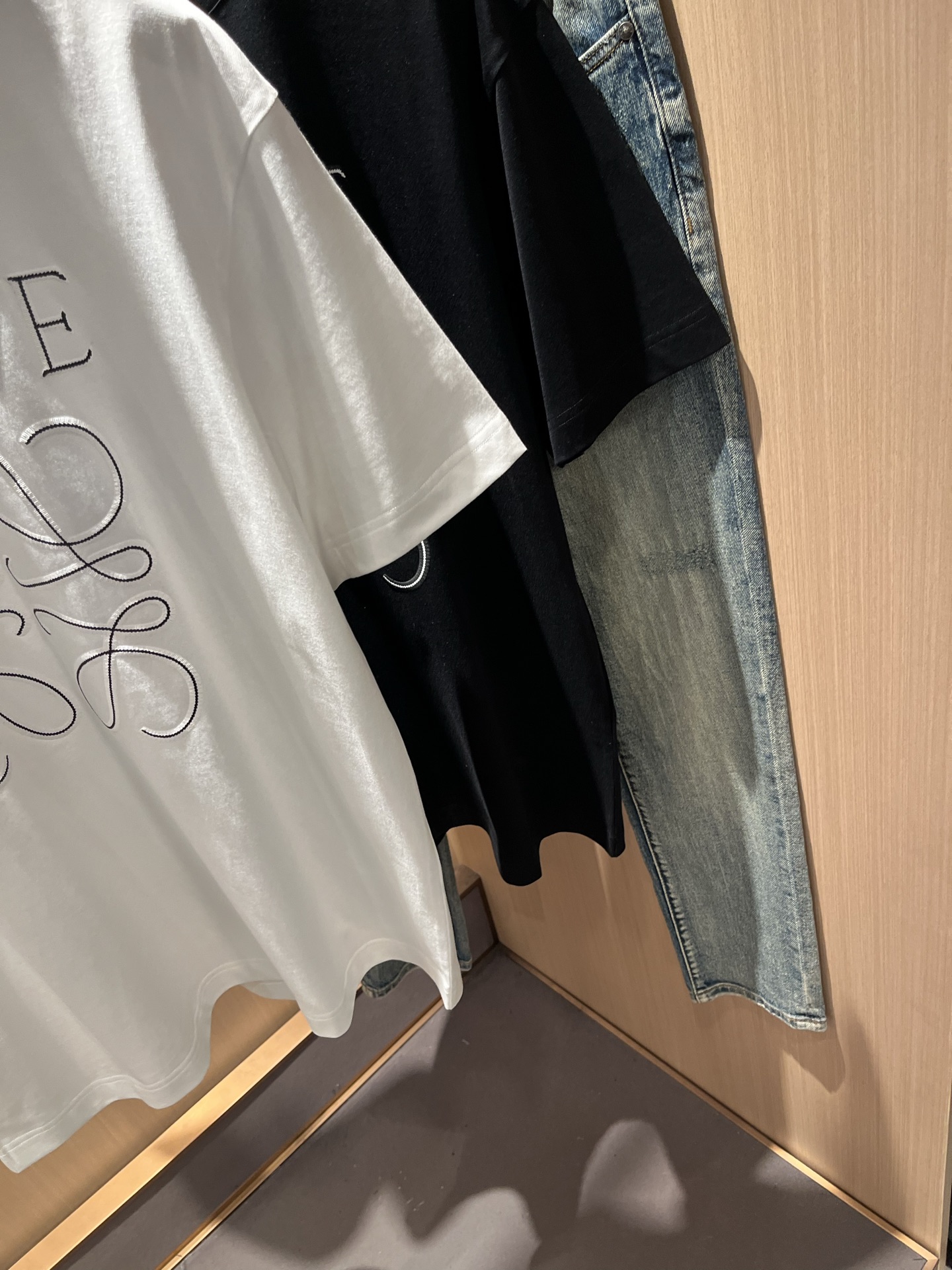 LOE*WE罗*威 2026春夏新款男女同款👫短袖T恤，意大利原厂订单渠道，极具个性高级风，标志logo