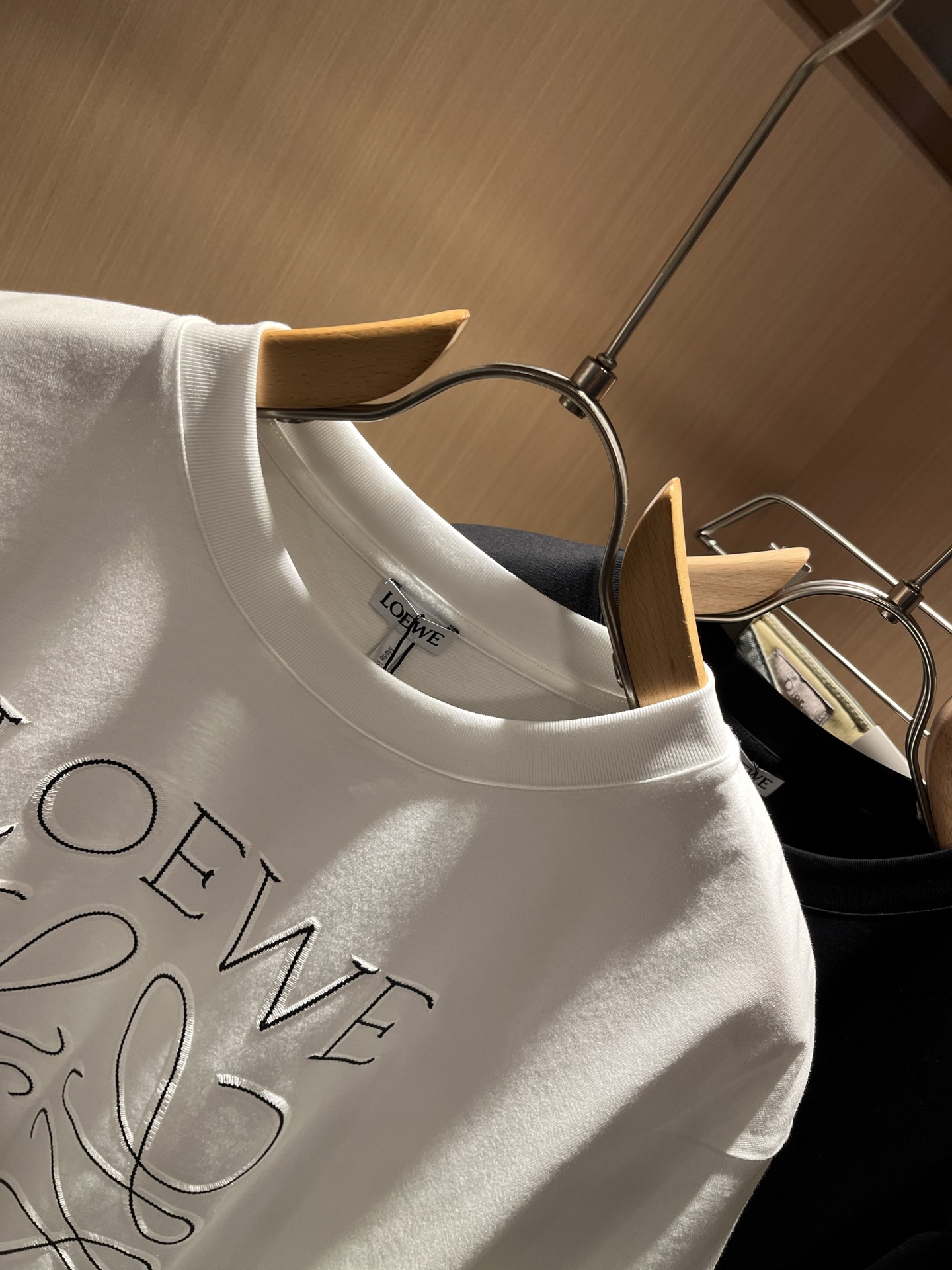 LOE*WE罗*威 2026春夏新款男女同款👫短袖T恤，意大利原厂订单渠道，极具个性高级风，标志logo