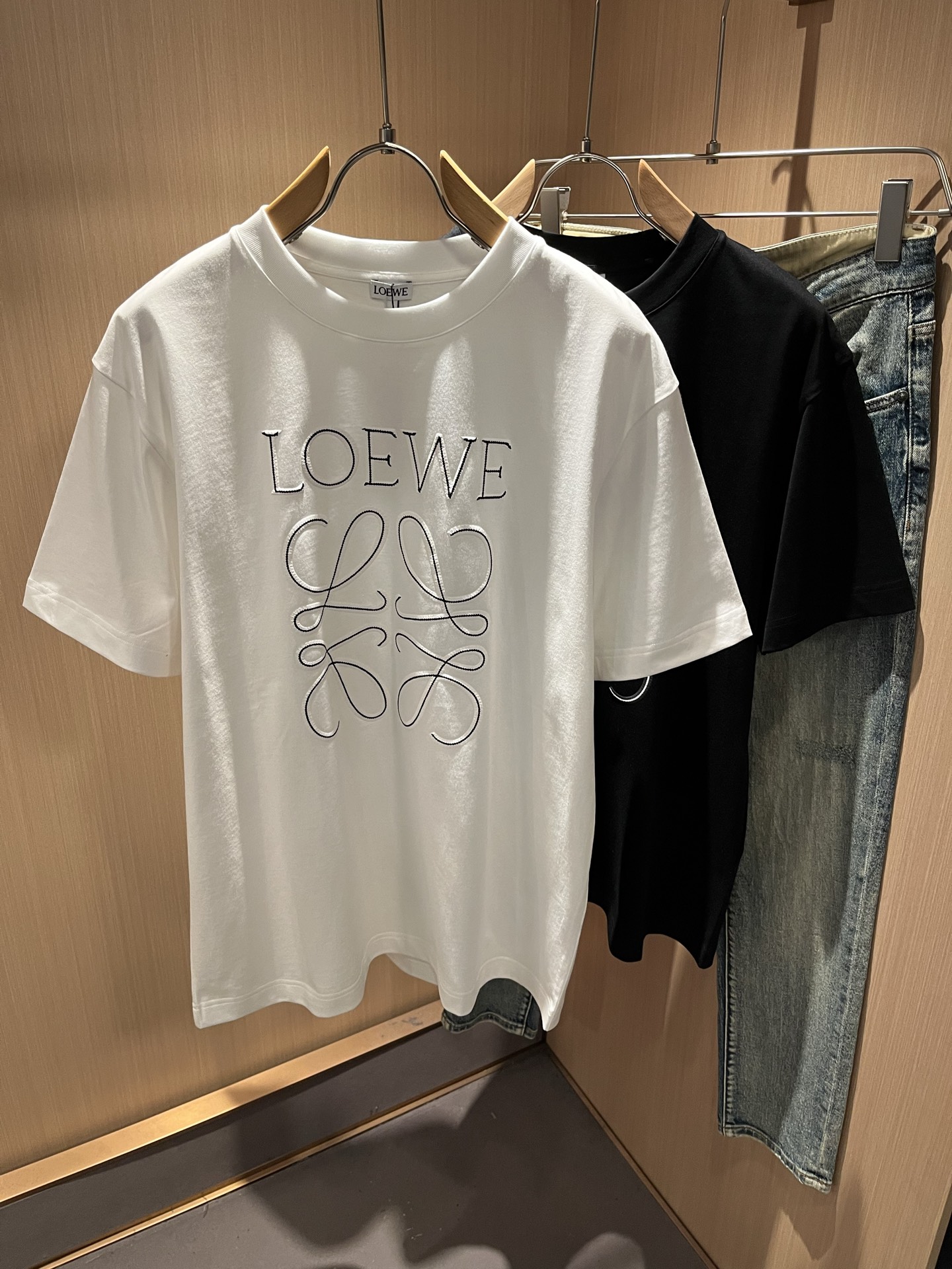 LOE*WE罗*威 2026春夏新款男女同款👫短袖T恤，意大利原厂订单渠道，极具个性高级风，标志logo