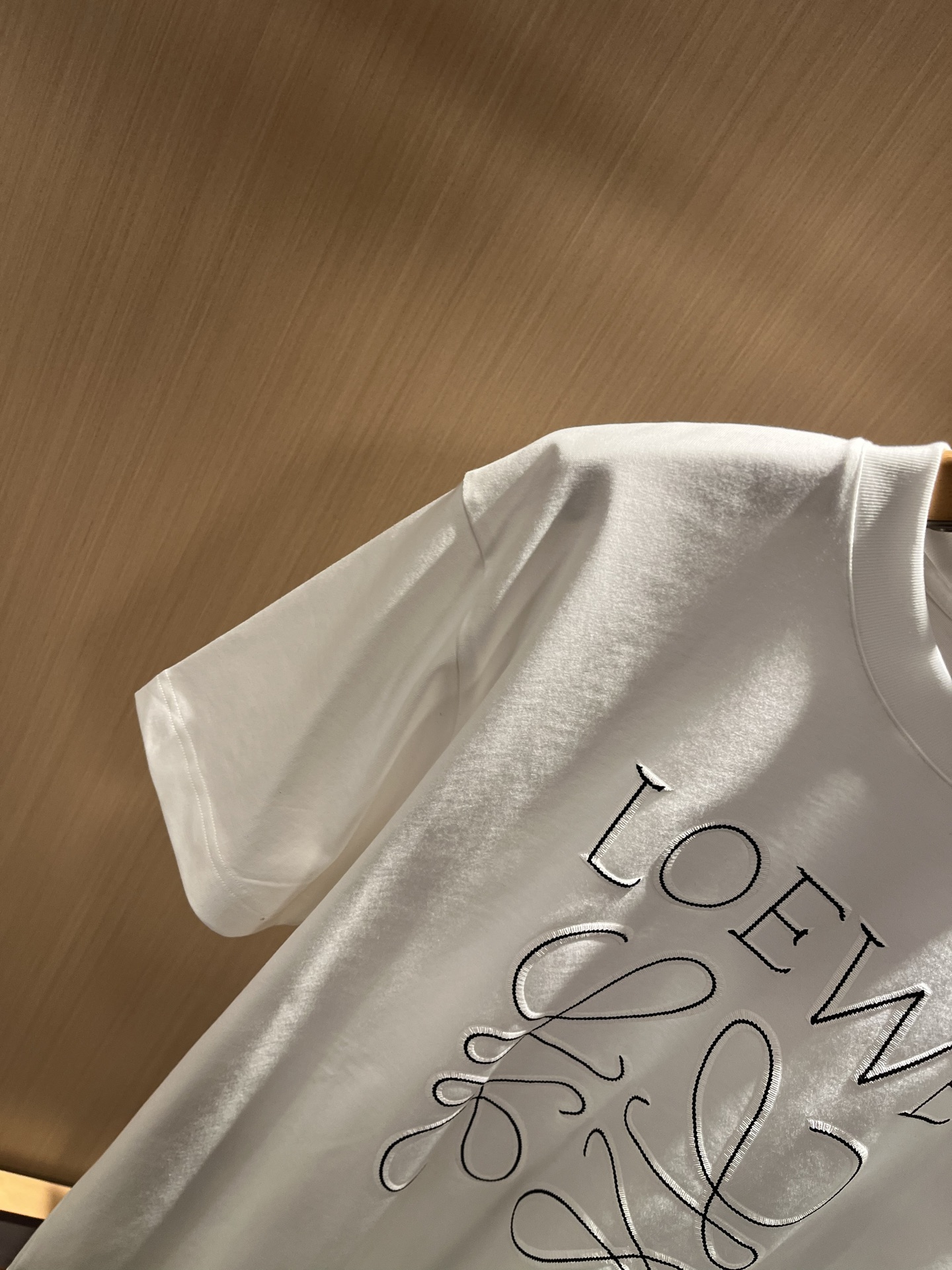 LOE*WE罗*威 2026春夏新款男女同款👫短袖T恤，意大利原厂订单渠道，极具个性高级风，标志logo