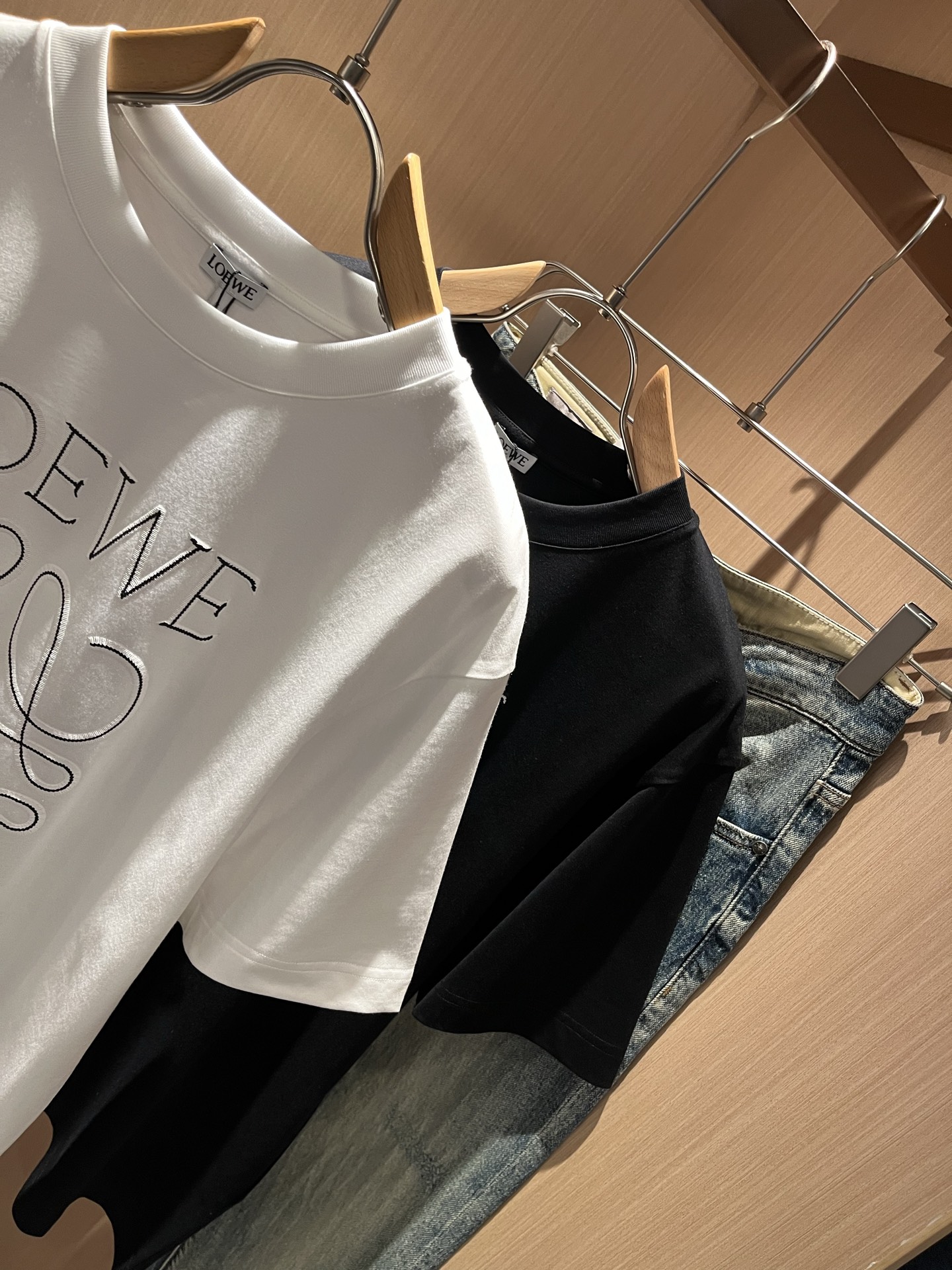 LOE*WE罗*威 2026春夏新款男女同款👫短袖T恤，意大利原厂订单渠道，极具个性高级风，标志logo