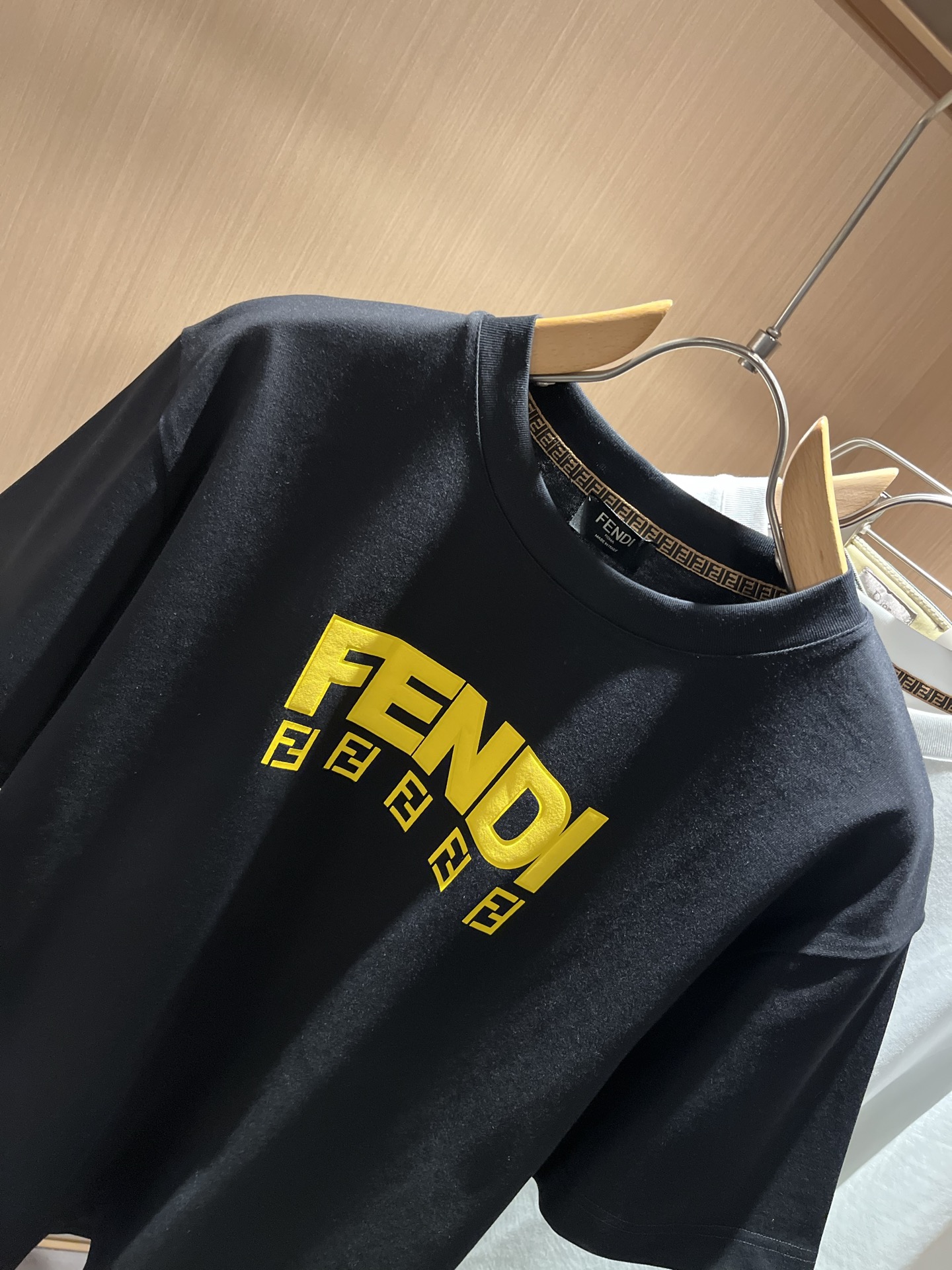 FEN*I 芬*迪2026春夏新款FD家族FF男女同款👫短袖T恤，男女同款👫百搭极简短袖。意大利原厂订单