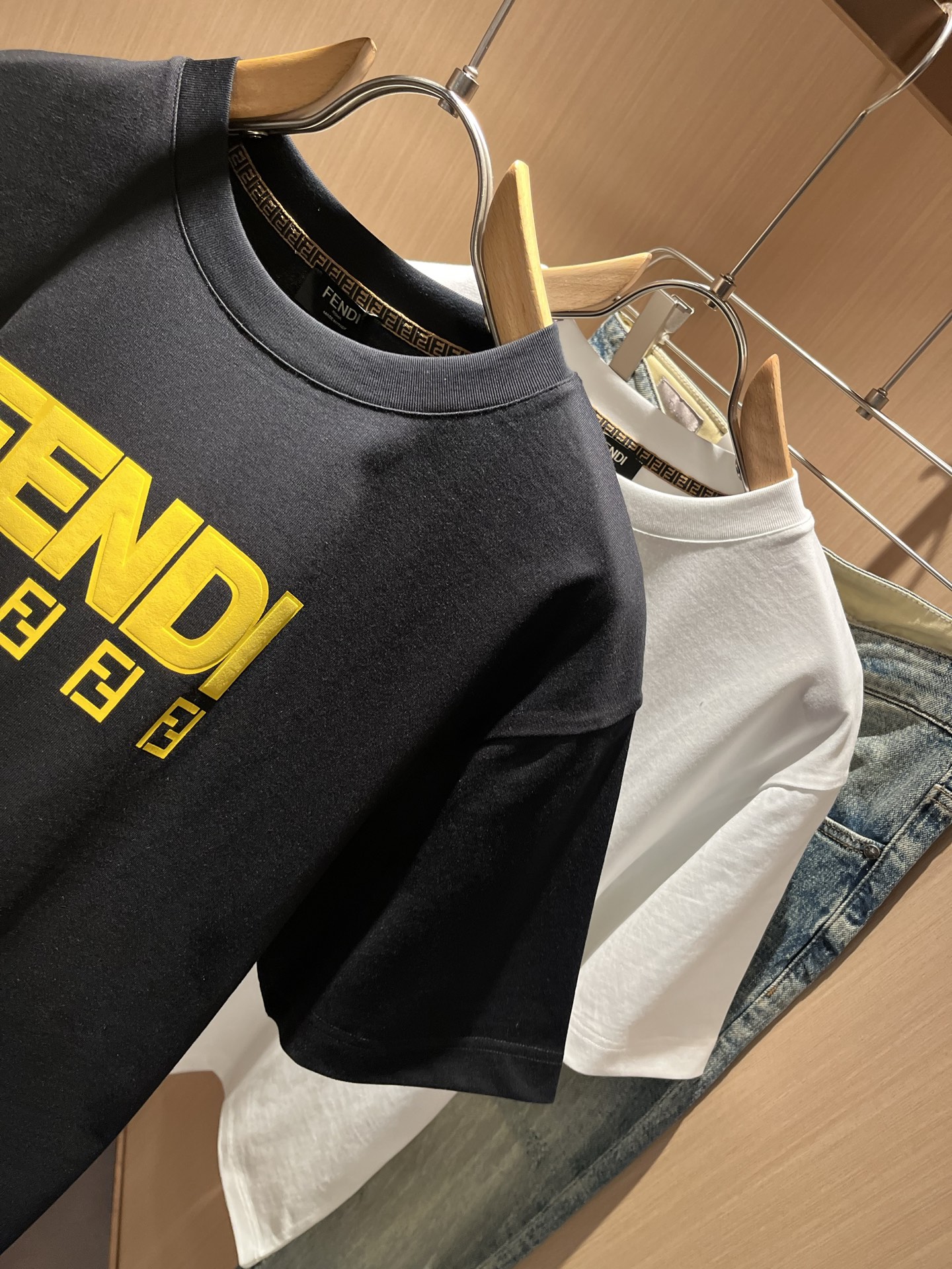 FEN*I 芬*迪2026春夏新款FD家族FF男女同款👫短袖T恤，男女同款👫百搭极简短袖。意大利原厂订单