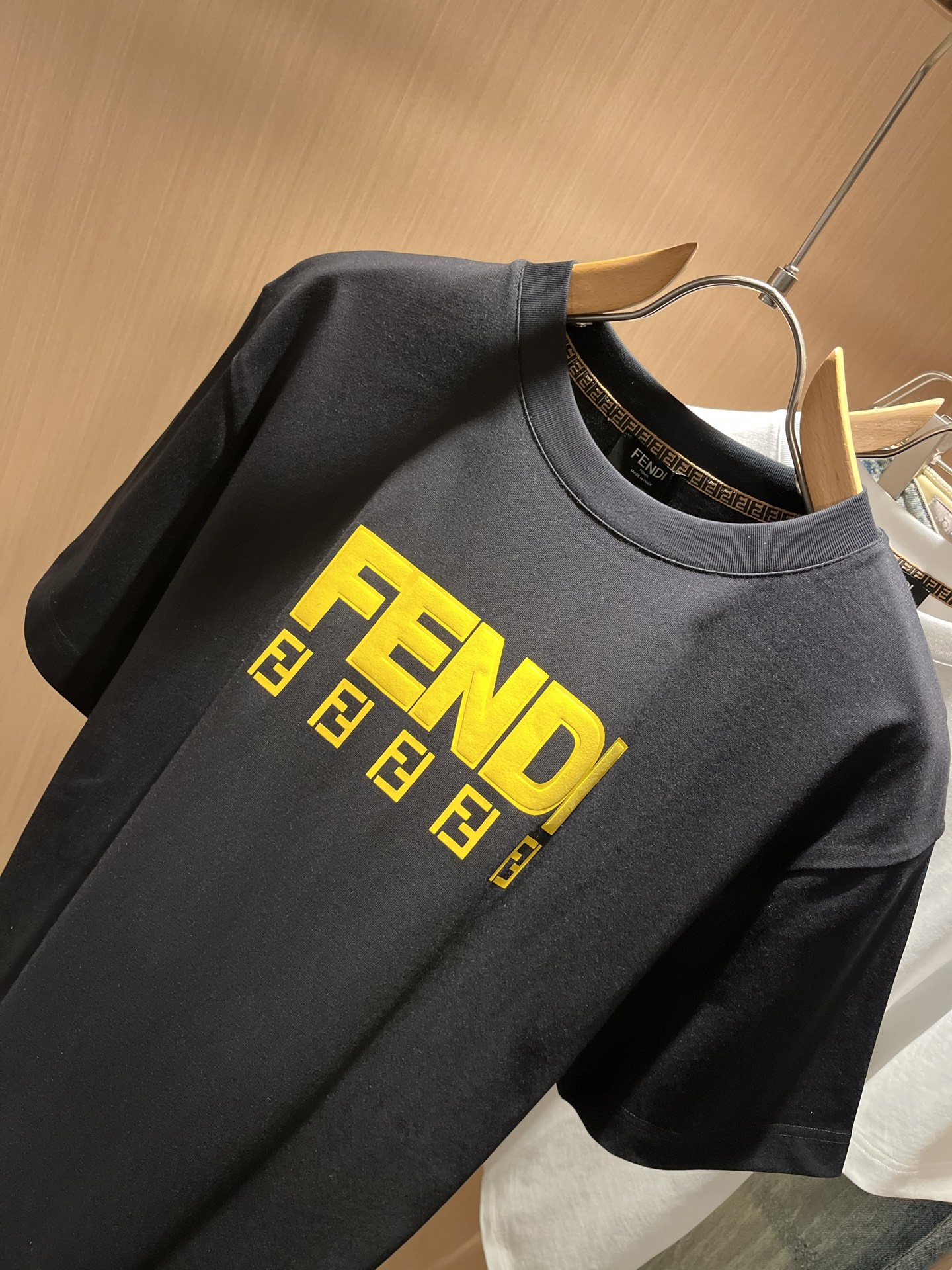 FEN*I 芬*迪2026春夏新款FD家族FF男女同款👫短袖T恤，男女同款👫百搭极简短袖。意大利原厂订单