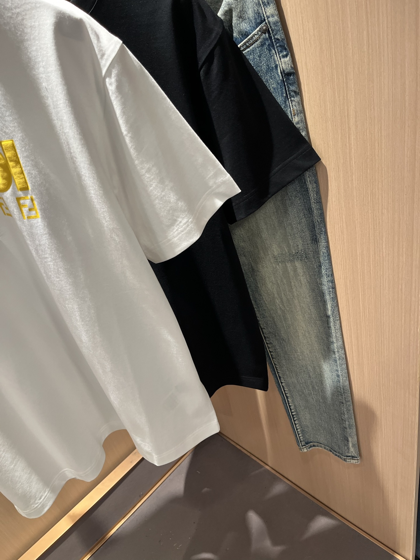 FEN*I 芬*迪2026春夏新款FD家族FF男女同款👫短袖T恤，男女同款👫百搭极简短袖。意大利原厂订单