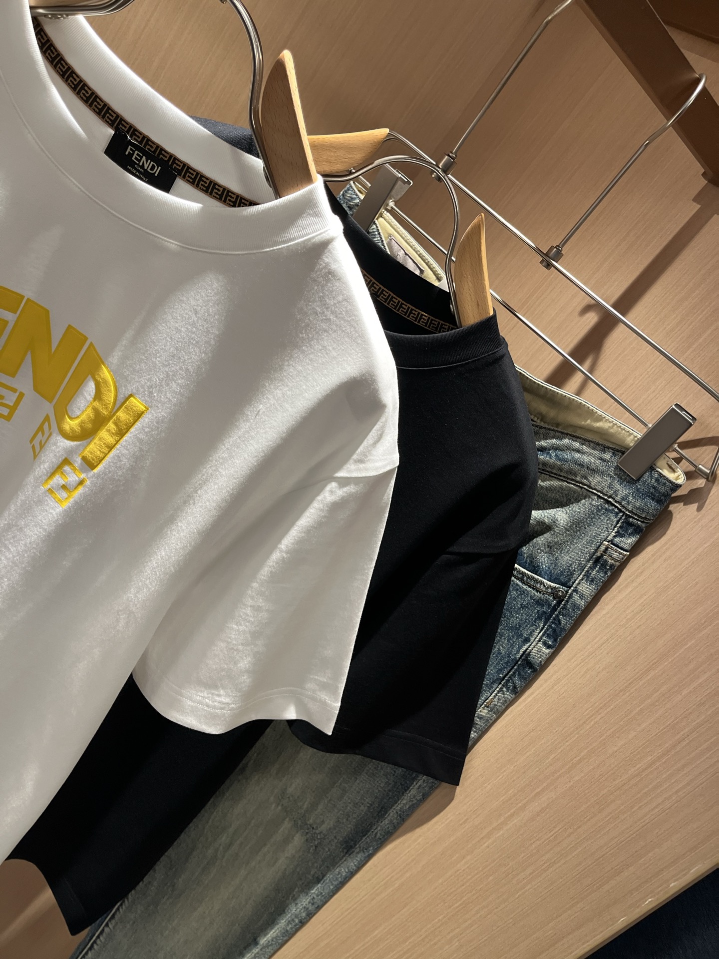 FEN*I 芬*迪2026春夏新款FD家族FF男女同款👫短袖T恤，男女同款👫百搭极简短袖。意大利原厂订单