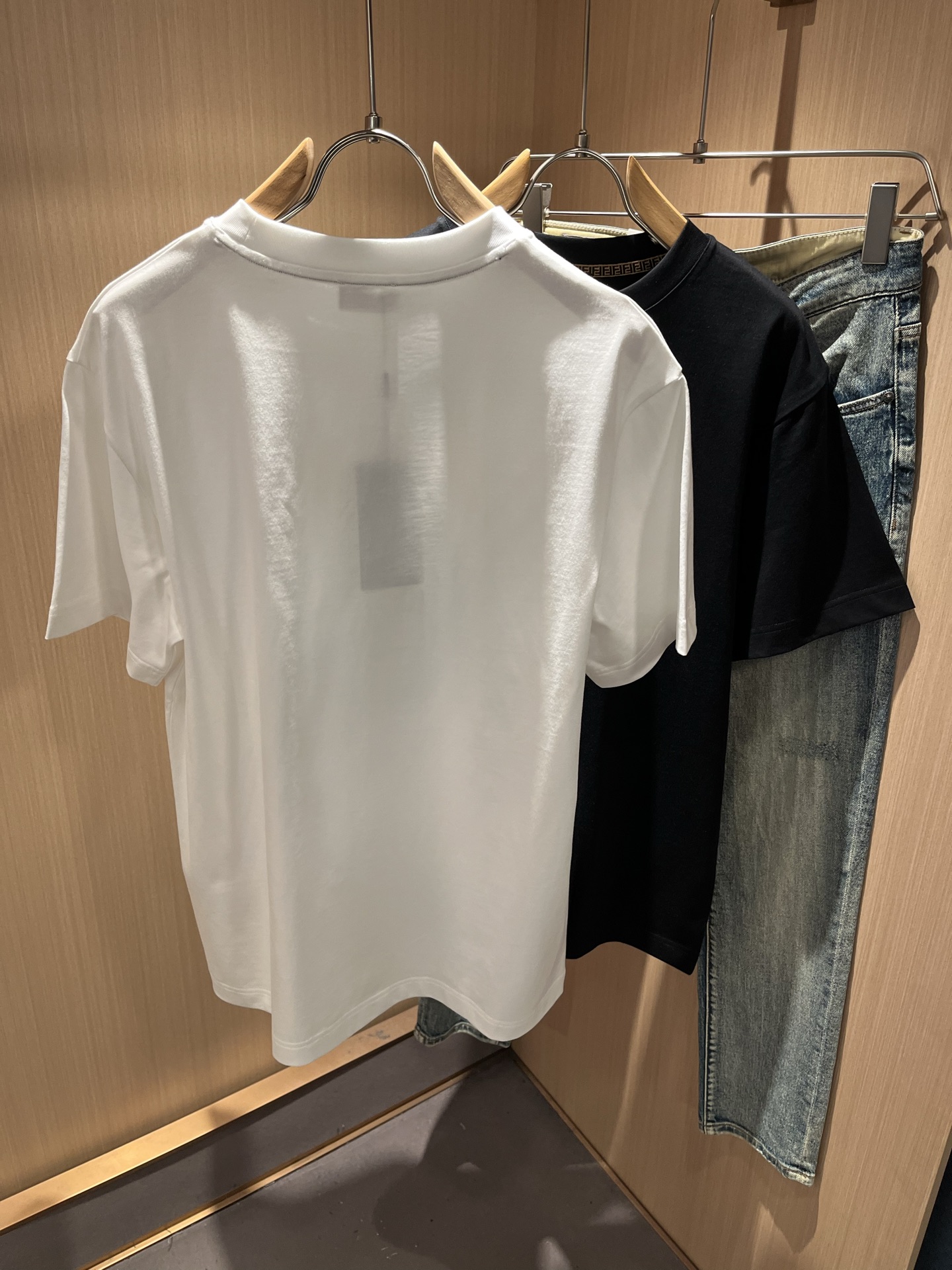 FEN*I 芬*迪2026春夏新款FD家族FF男女同款👫短袖T恤，男女同款👫百搭极简短袖。意大利原厂订单