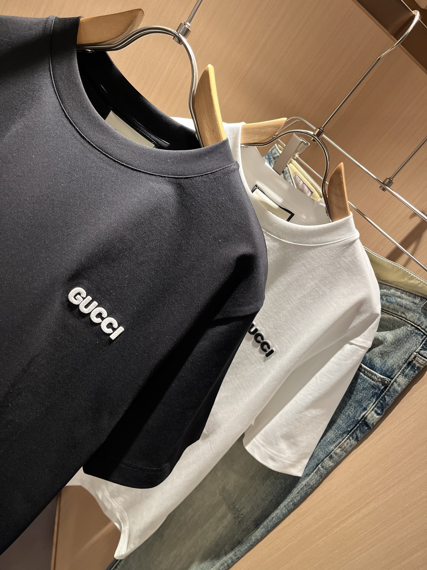 Gucc*古家 2026春夏新款男女同情侣款👫休闲宽松棉质圆领短袖T恤衫！贸易公司渠道稀出，同步官网发售