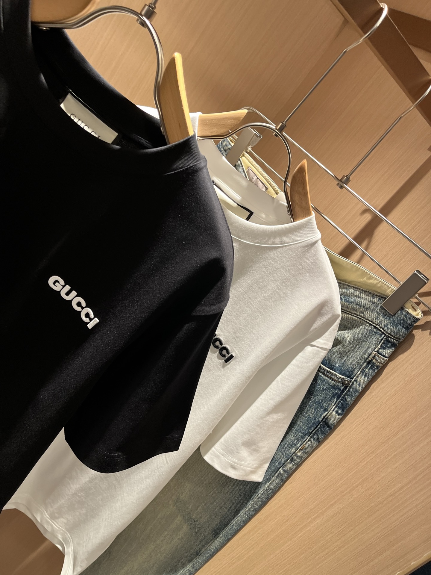 Gucc*古家 2026春夏新款男女同情侣款👫休闲宽松棉质圆领短袖T恤衫！贸易公司渠道稀出，同步官网发售