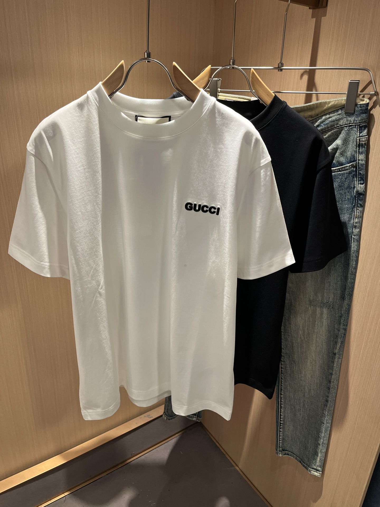 Gucc*古家 2026春夏新款男女同情侣款👫休闲宽松棉质圆领短袖T恤衫！贸易公司渠道稀出，同步官网发售