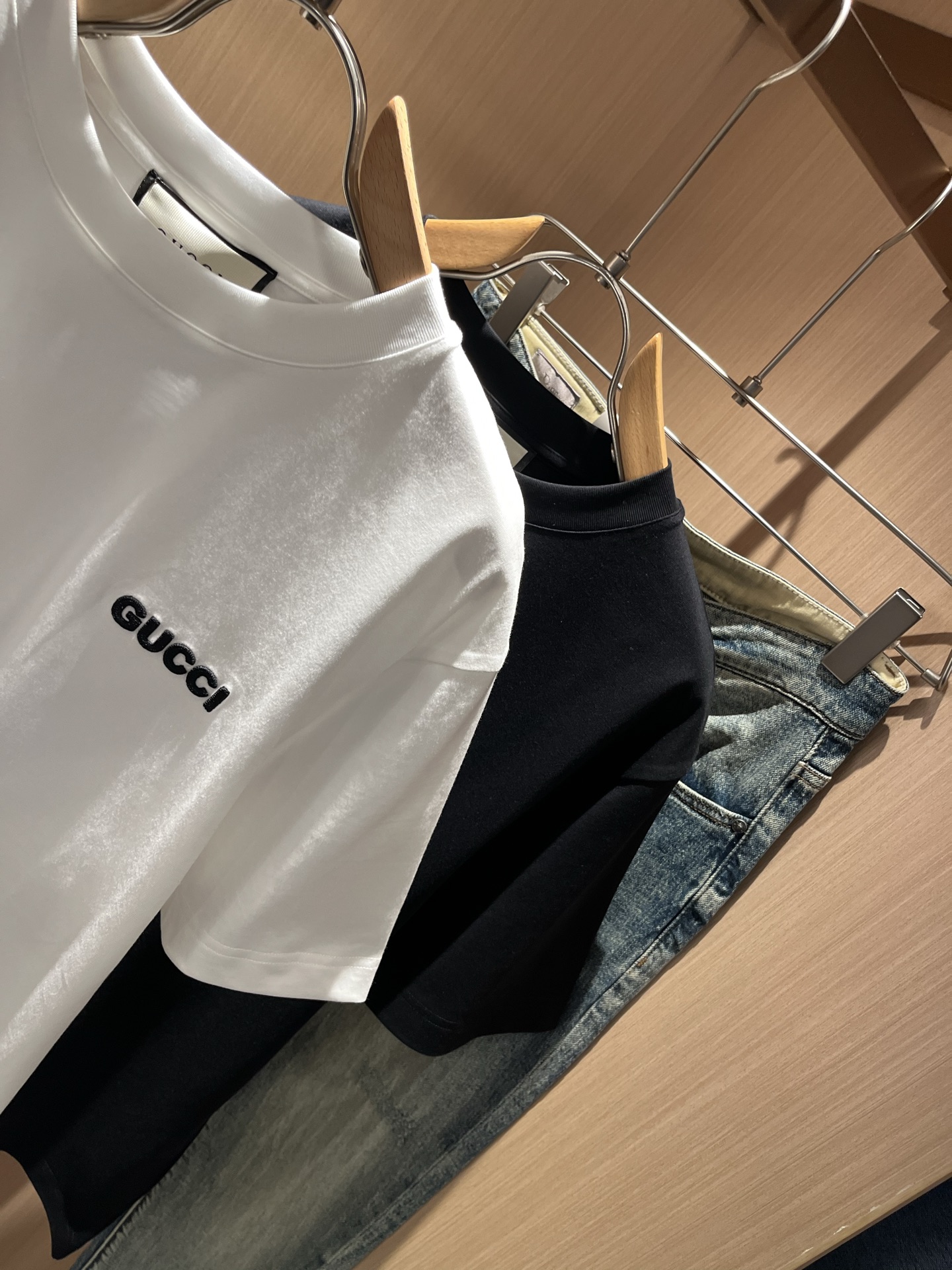 Gucc*古家 2026春夏新款男女同情侣款👫休闲宽松棉质圆领短袖T恤衫！贸易公司渠道稀出，同步官网发售