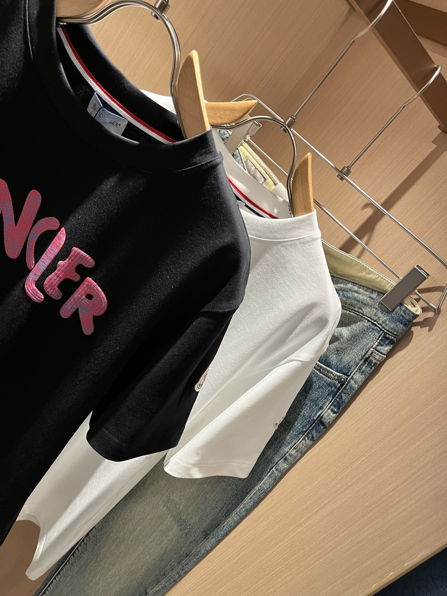 Moncler蒙家 2026春夏最新男女同款👫贸易订单短袖T恤，全品相！！网红款！采用logo图案压胶设