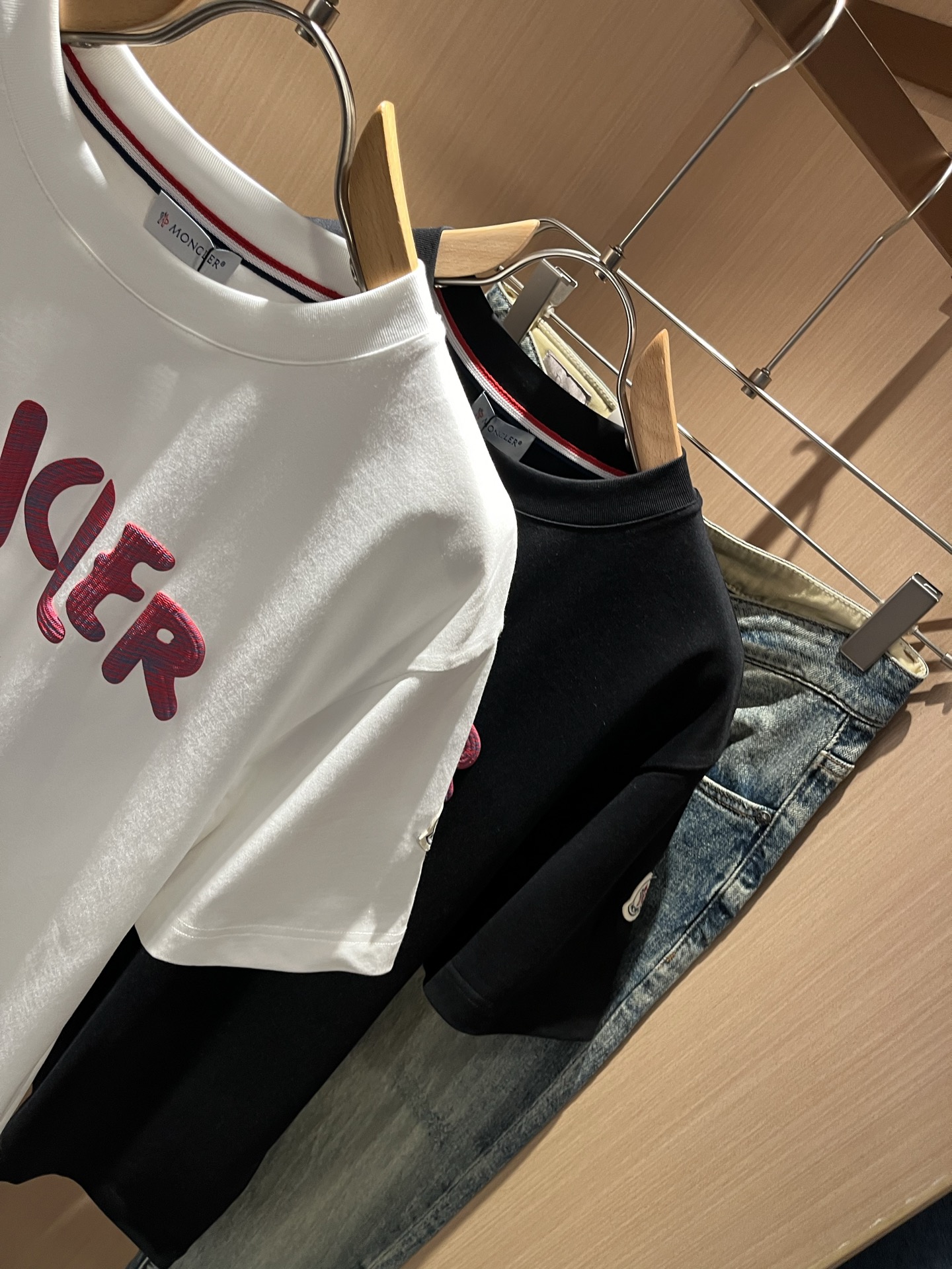 Moncler蒙家 2026春夏最新男女同款👫贸易订单短袖T恤，全品相！！网红款！采用logo图案压胶设