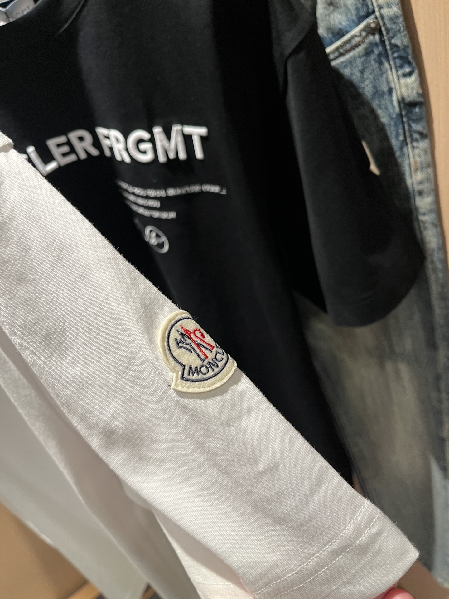 Moncler蒙家 2026春夏最新男女同款👫贸易订单短袖T恤，全品相！！网红款！采用logo图案刺绣设