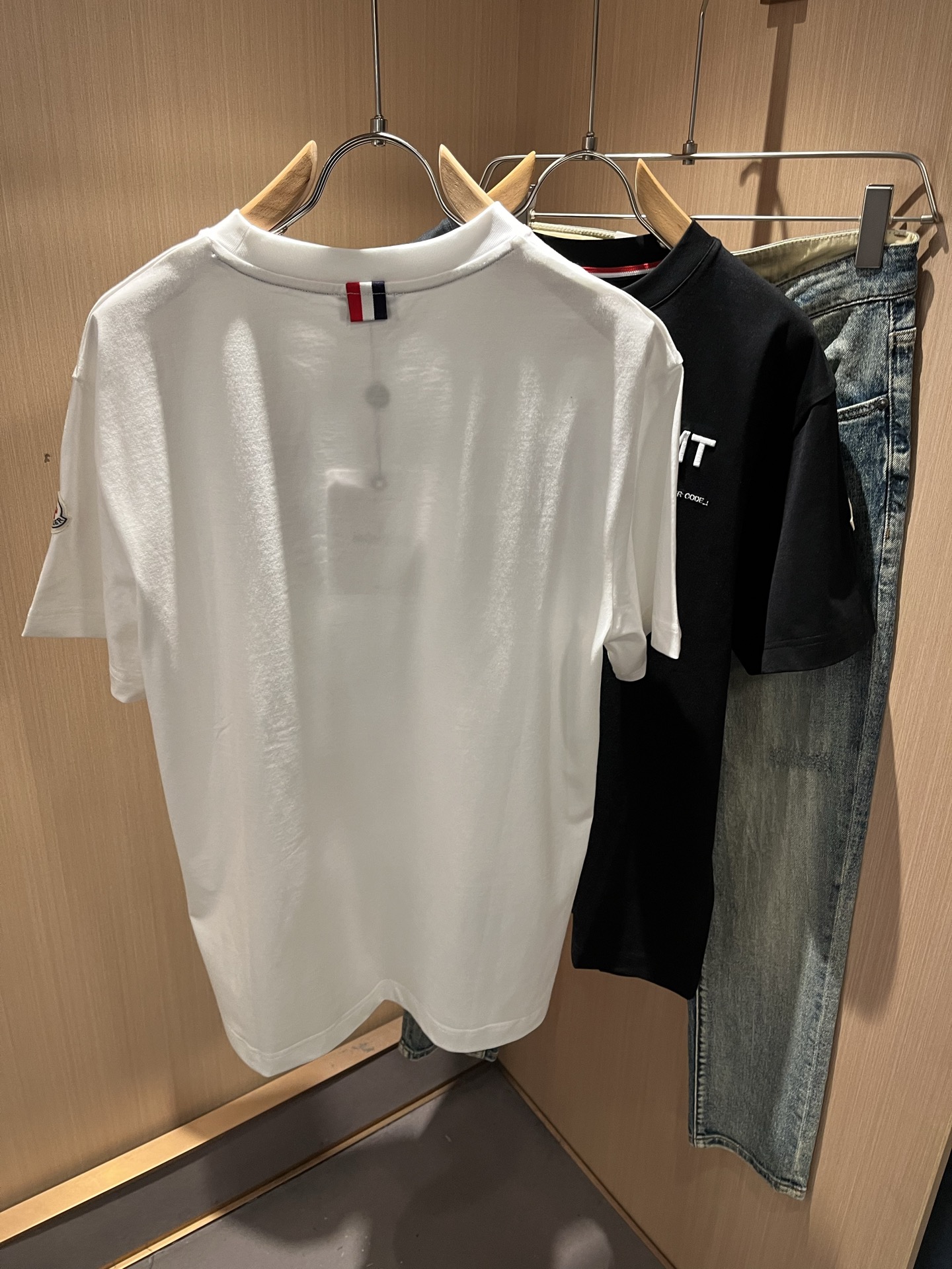 Moncler蒙家 2026春夏最新男女同款👫贸易订单短袖T恤，全品相！！网红款！采用logo图案刺绣设