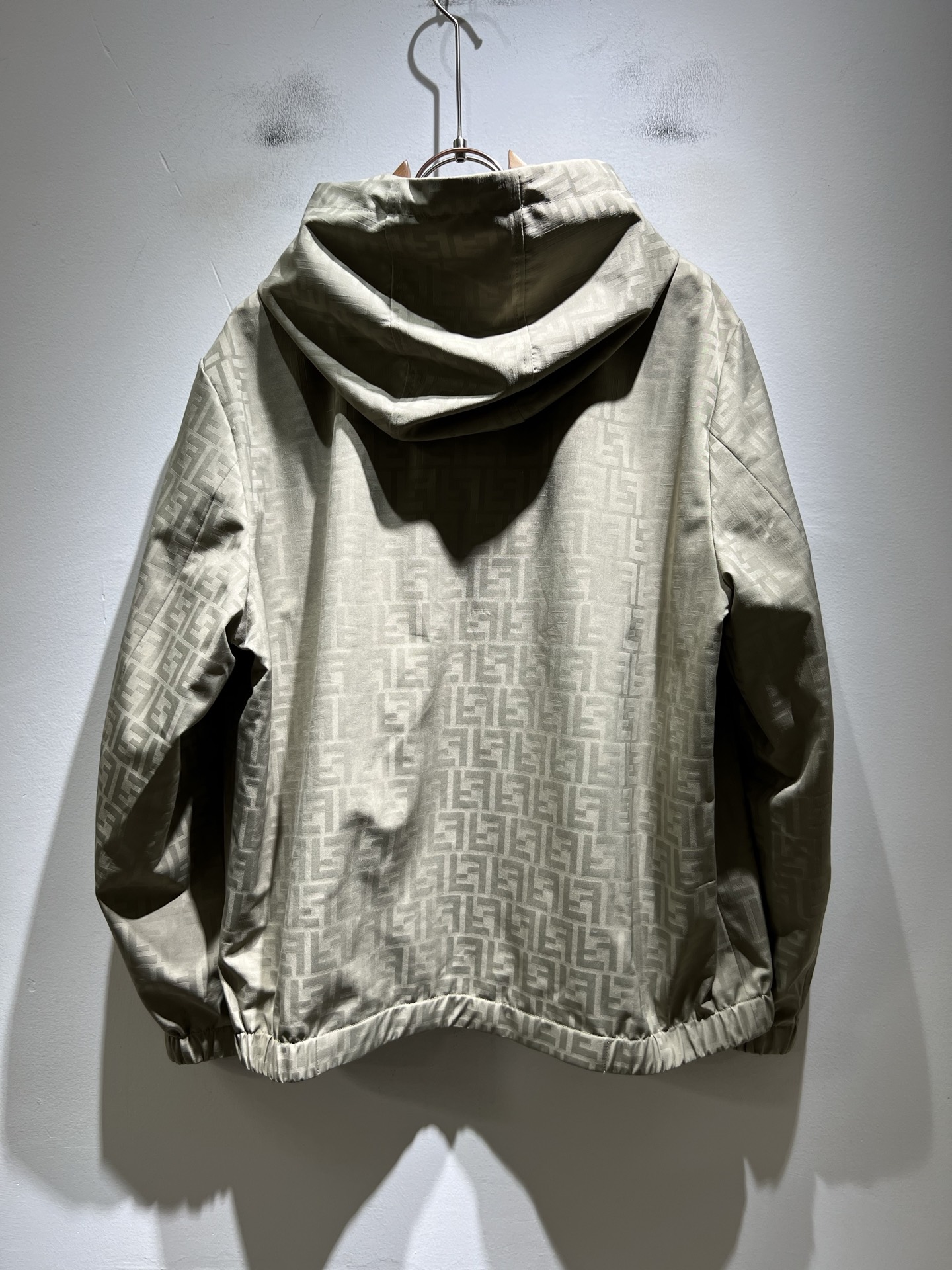 FEN*I 芬*迪 2026春夏新款男士夹克外套，意大利原厂订单，FD家族人气单品，代表性十足，规格感十