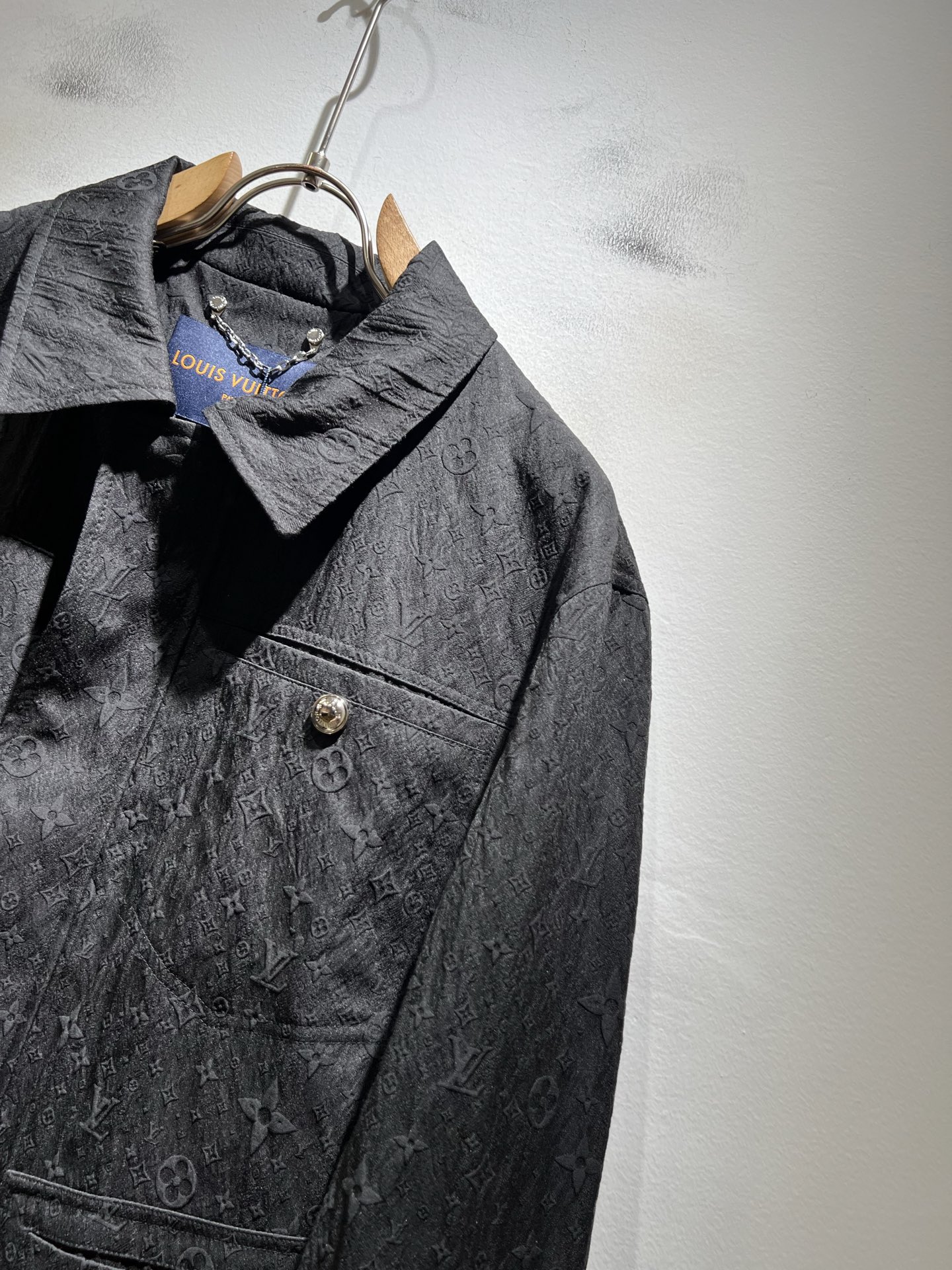 Louis Vuit*on 路易*登 2026春夏新款轻奢Monogram立体暗纹工艺男女同款👫双面穿夹